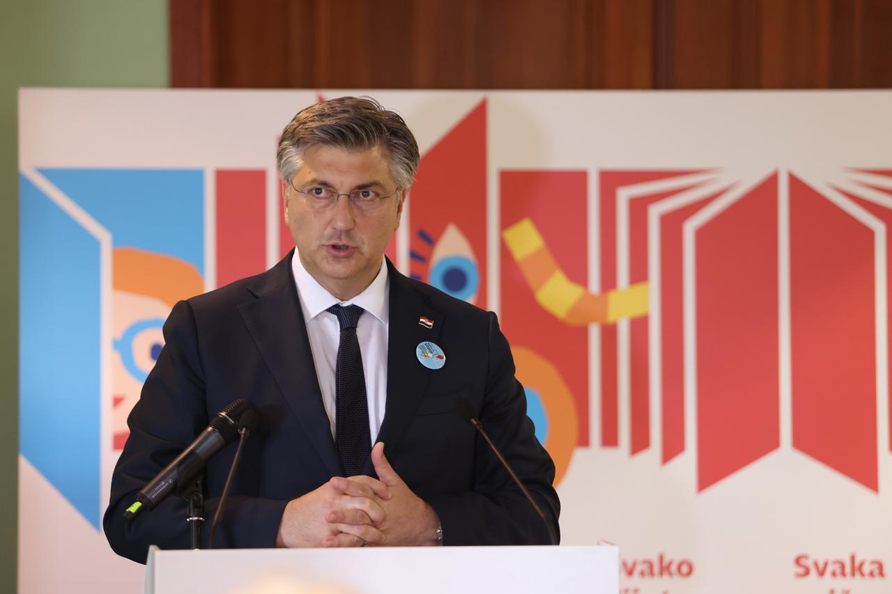 Zagreb: Plenković sudjelovao na predstavljanju programa Rođeni za čitanje - nacionalnog programa poticanja čitanja djeci od najranije dobi 