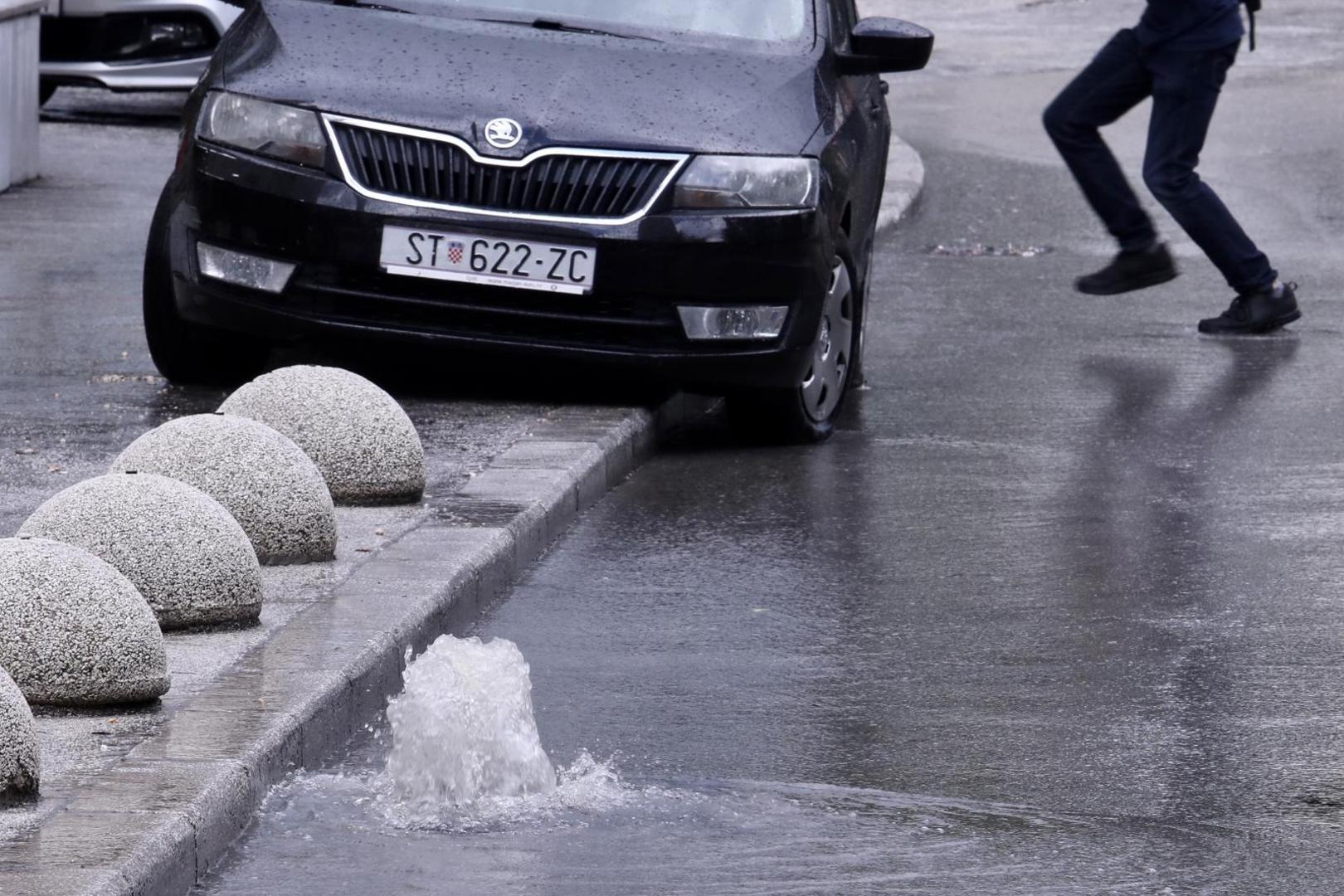 27.08.2021., Split - Obilna kisa tijekom poslijepodneva splicanima donijela probleme.
Photo: Ivo Cagalj/PIXSELL