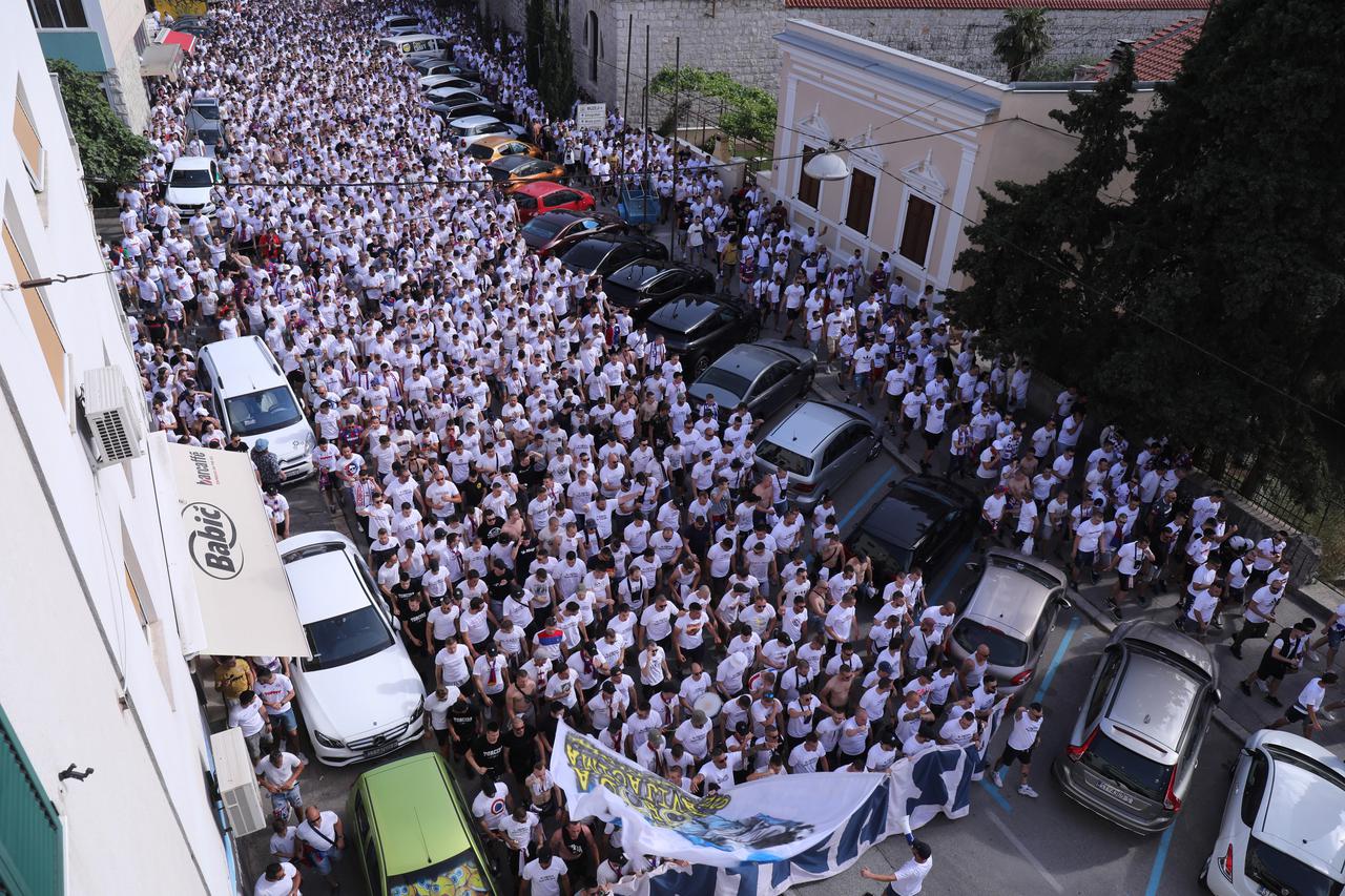 Split: Povorka Torcide prema Poljudu 