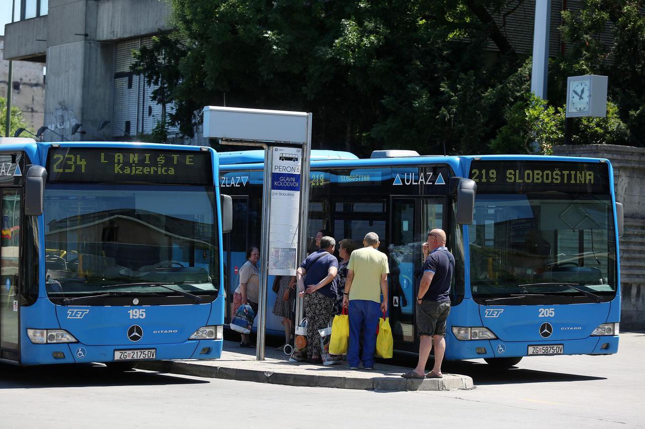 Autobusi ZET-a na Glavnom kolodvoru