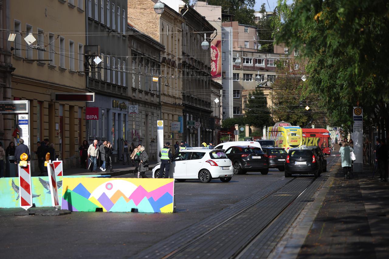 Zagreb: Policija zaustavljala vozače u prekršaju koji se voze pješačkom zonom Draškovićeve