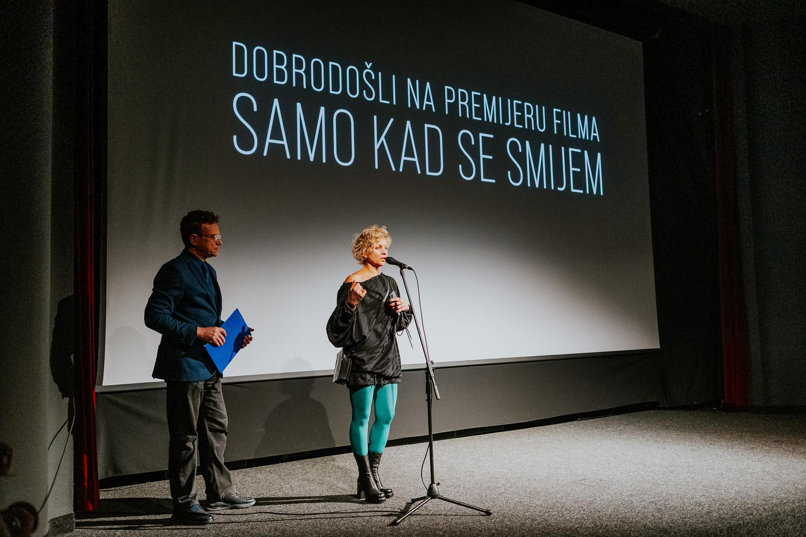 Ispunjena dvorana zagrebačkog kina Kinoteka emotivno je ispratila svečanu premijeru filma „Samo kad se smijem“ redateljice Vanje Juranić te producenata Damira Terešaka i Nikoline Vučetić Zečević o rađanju nasilja u jednom braku i obitelji.