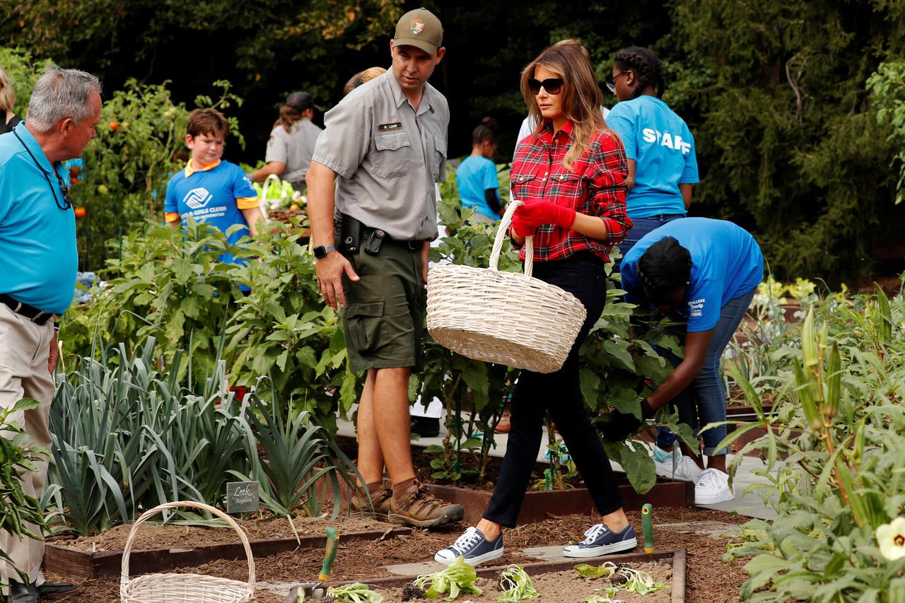 Melania Trump u vrtu bijele kuće