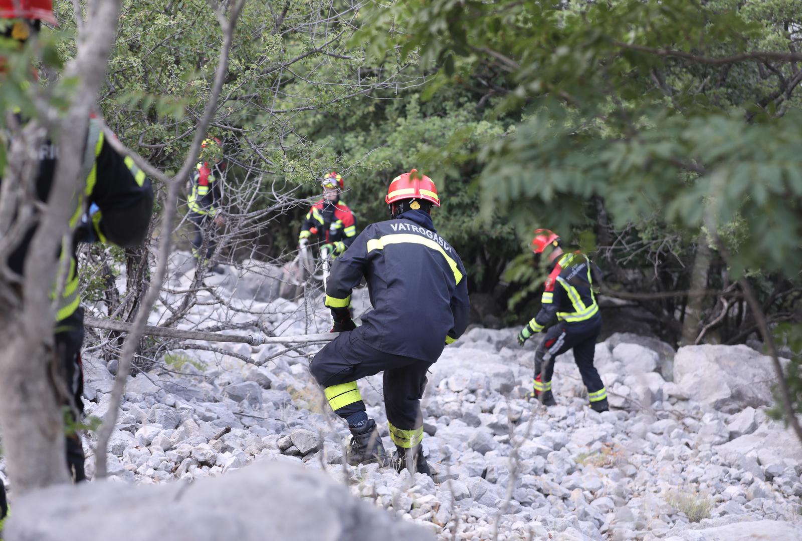 01.08.2024.,Makarska-Vatrogasci s kontinenta na pozaristu u Parku prirode Biokovo. Photo: Ivo Cagalj/PIXSELL