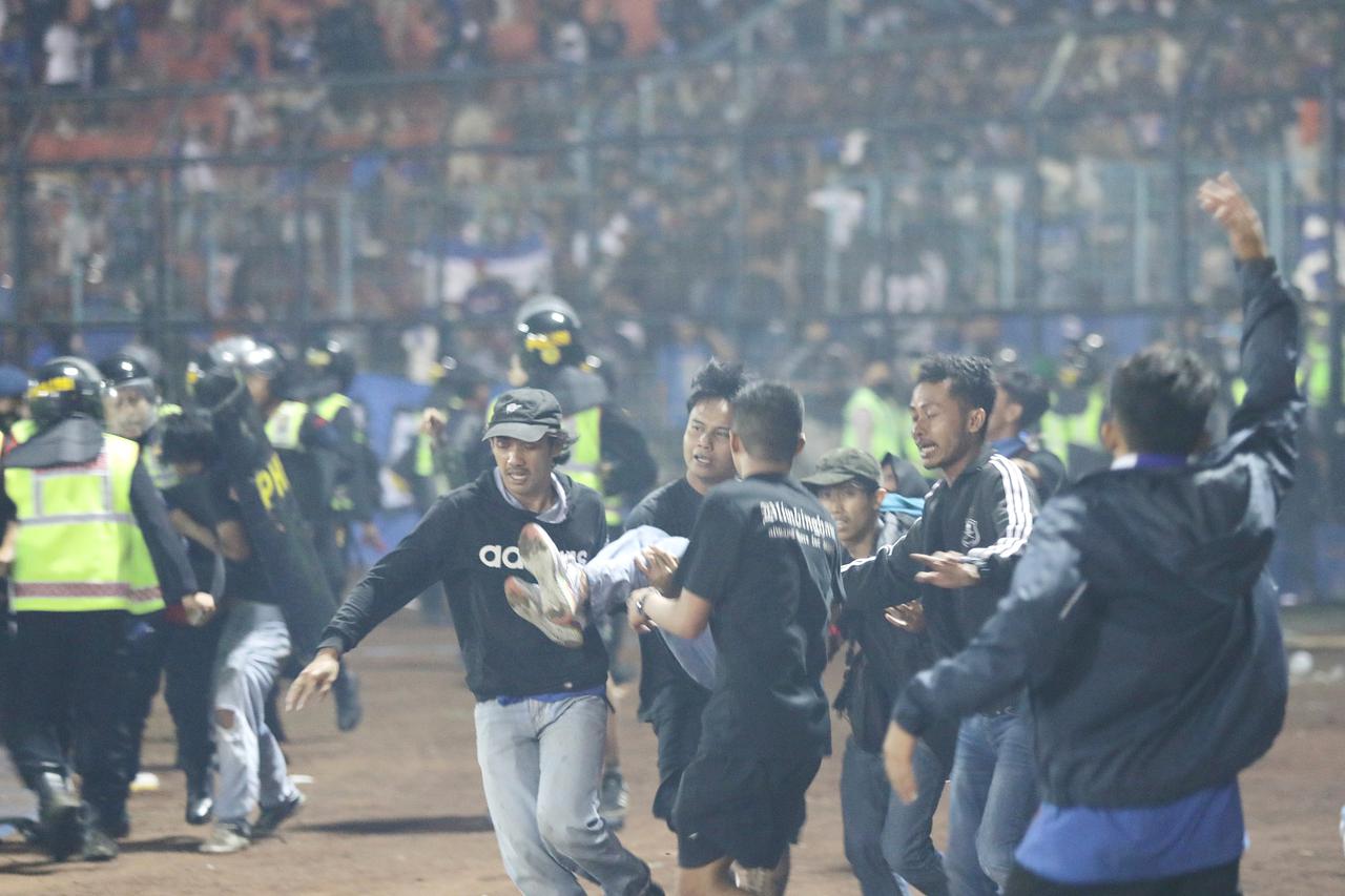 INDONESIA-MALANG-FOOTBALL MATCH-STAMPEDE-CLASH-CASUALTIES