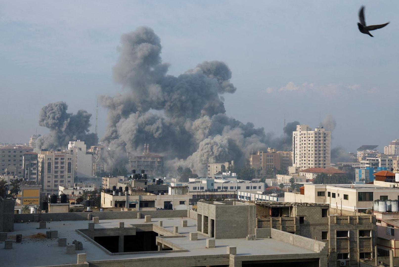 Smoke billows following Israeli strikes, in Gaza City, October 11, 2023. REUTERS/Mohammed Salem REFILE - CORRECTING "NORTHERN GAZA STRIP" TO "GAZA CITY\ Photo: MOHAMMED SALEM/REUTERS