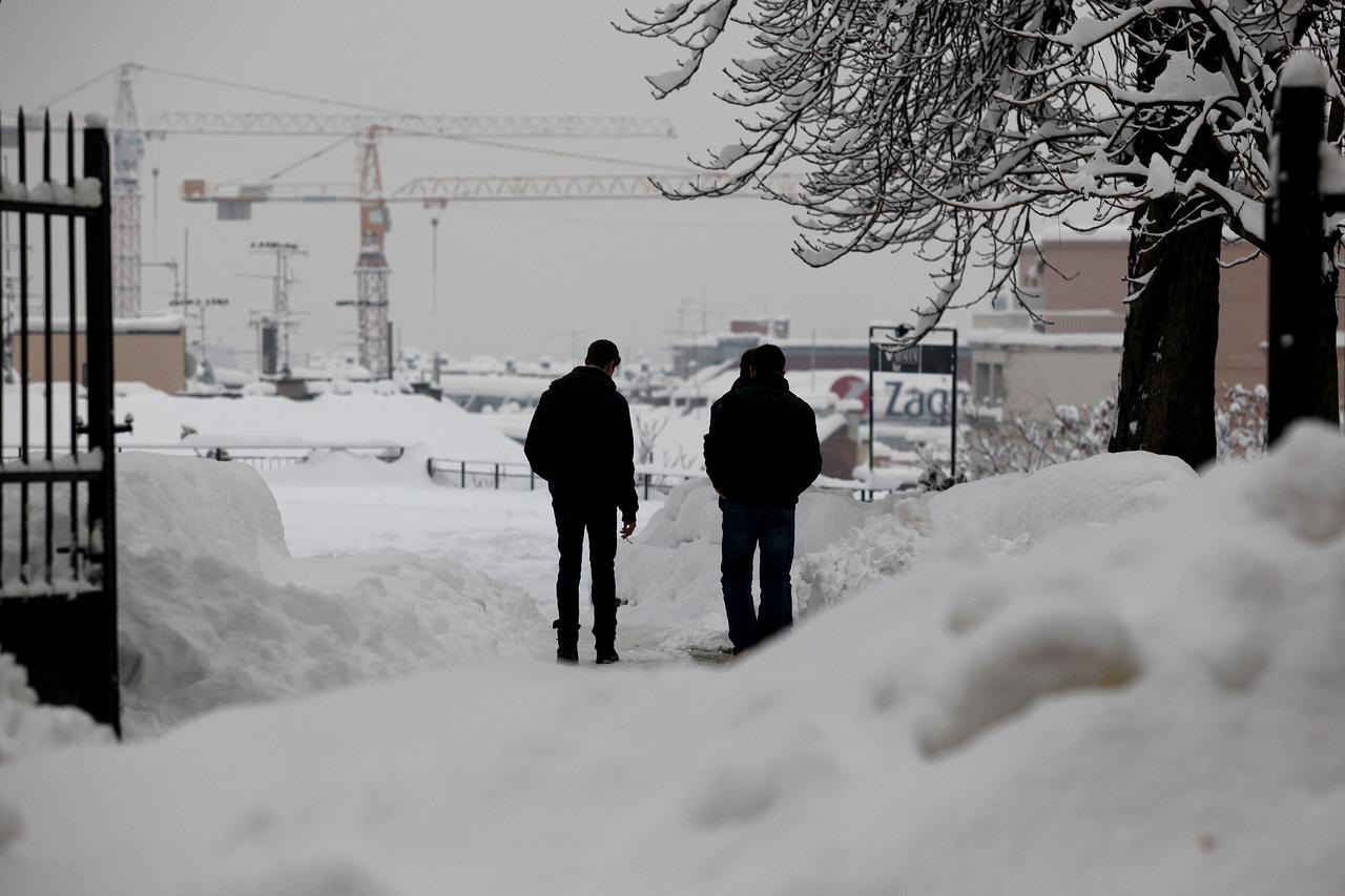 Zagreb je prije 11 godina bio zatrpan snijegom, palo ga je više od pola metra