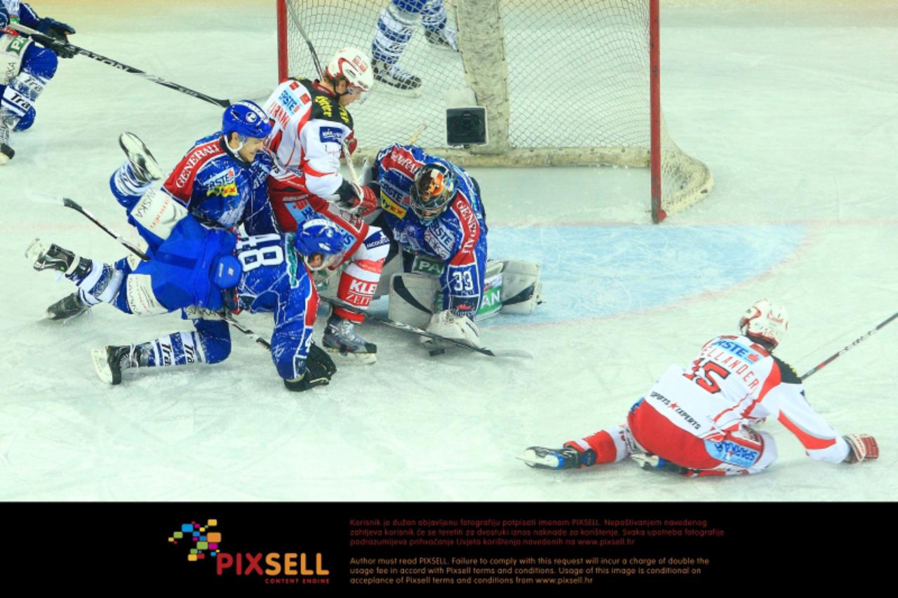 '13.01.2012., Arena Zagreb, Zagreb - Arena Ice Fever, EBEL Liga, hokejaska utakmica KHL Medvescak Zagreb - KAC. Photo: Zeljko Lukunic/PIXSELL'