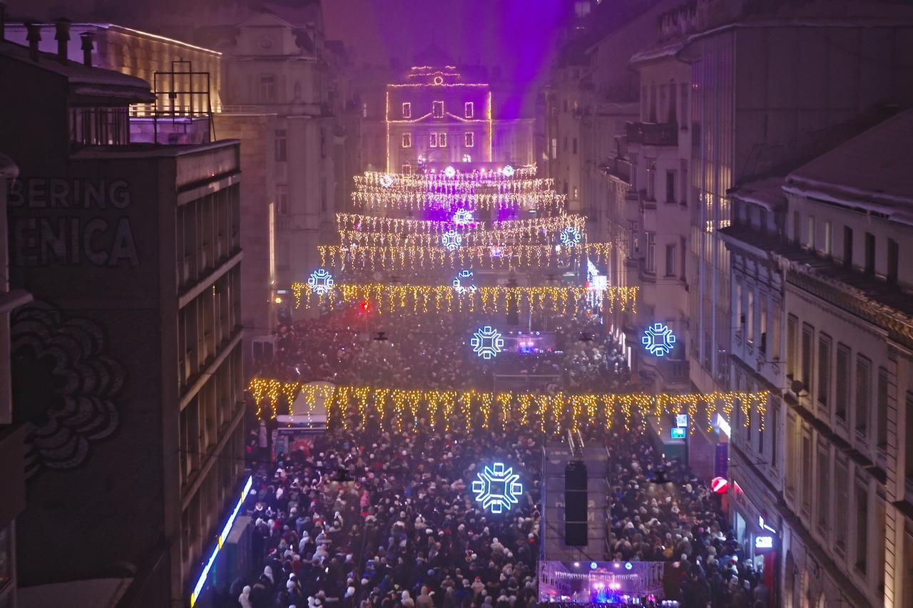 Zagreb: Poznati uživali na otvorenju Plaza bara