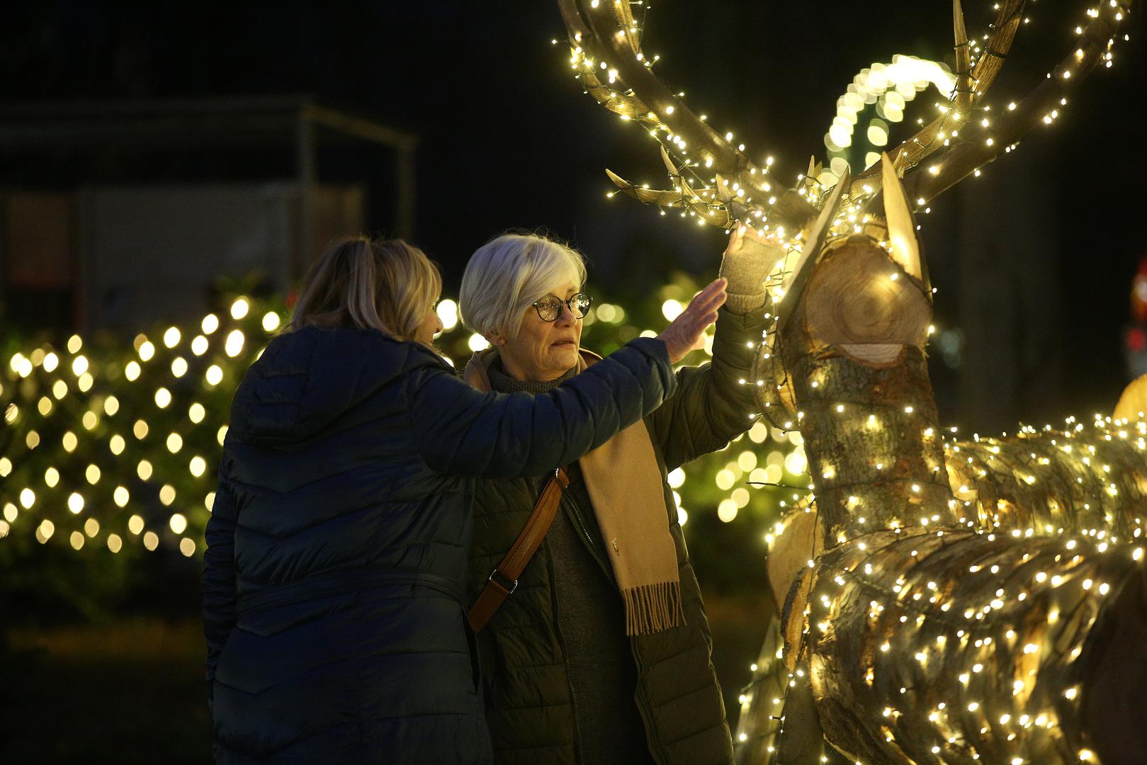 01.12.2024., Zagreb - U dvoristu i prostoru Lovackog muzeja otvoren je "Lovacki Advent na Tuskancu". Na otvorenju su nastupili lovacki rogisti, sokolari sa svojim pticama, te zenski zbor "Cipkice" Photo: Zeljko Hladika/PIXSELL