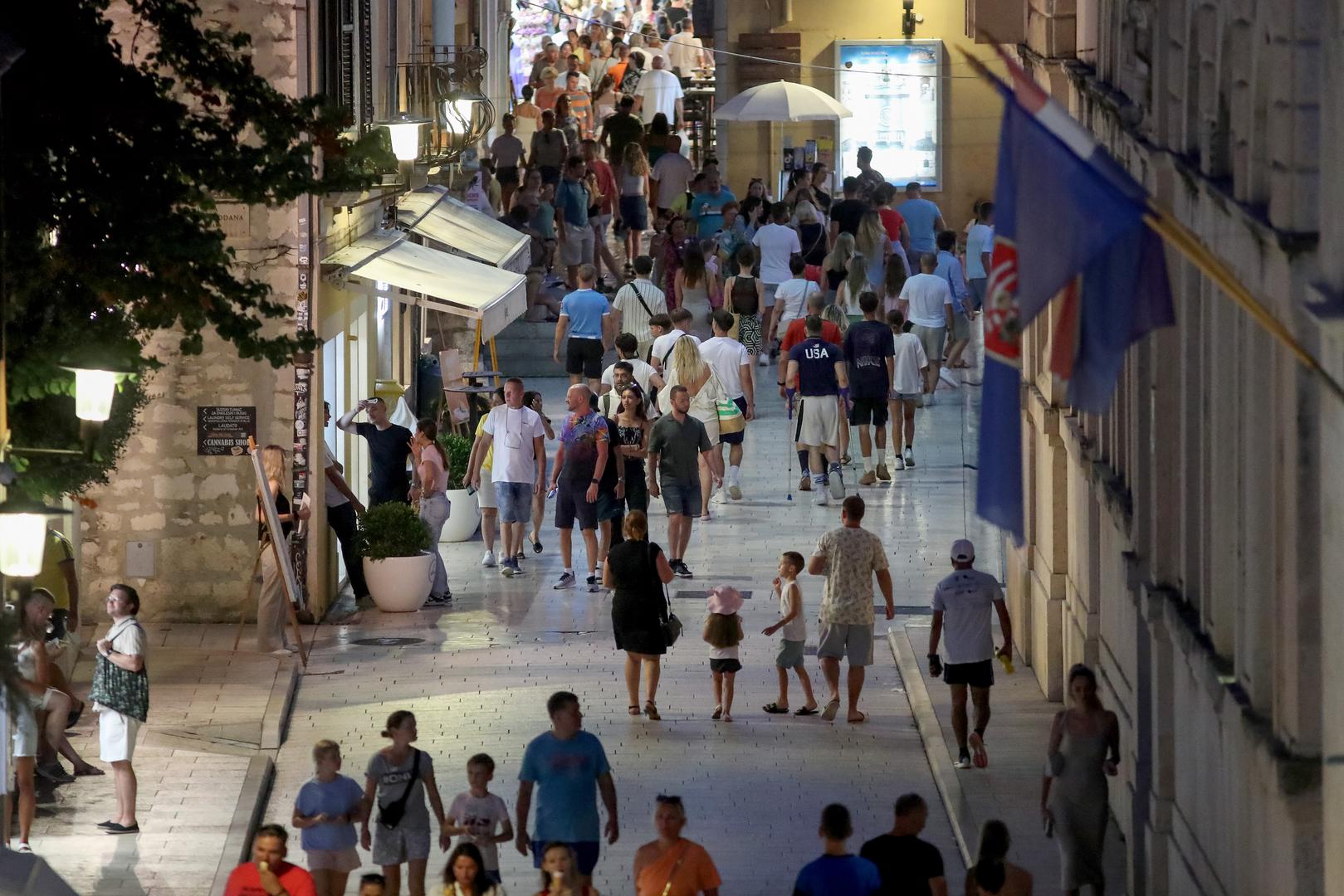 Kao što često imamo svoje predrasude o drugim narodima, postavlja se pitanje: jesmo li se ikad zapitali kako drugi vide nas? 