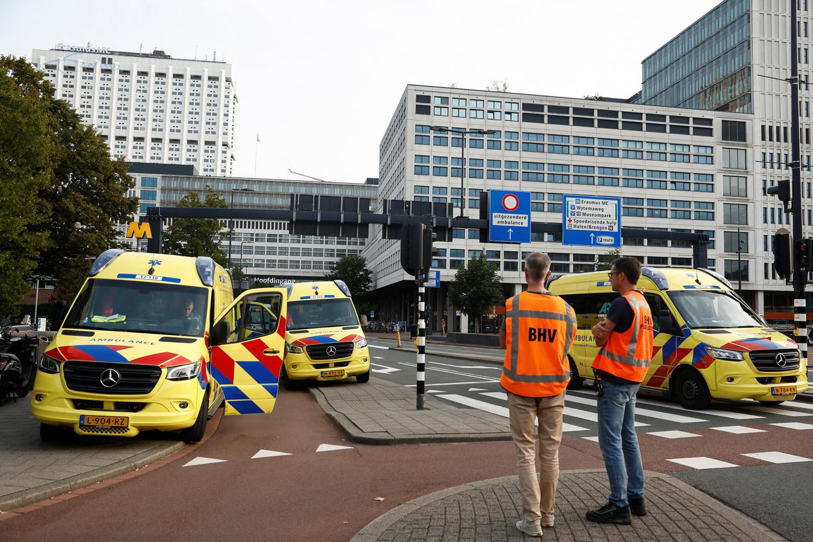 Ambulances are seen after Dutch police arrested a suspect after a shooting in Rotterdam, Netherlands, September 28, 2023. REUTERS/Piroschka van de Wouw Photo: Piroschka van de Wouw/REUTERS