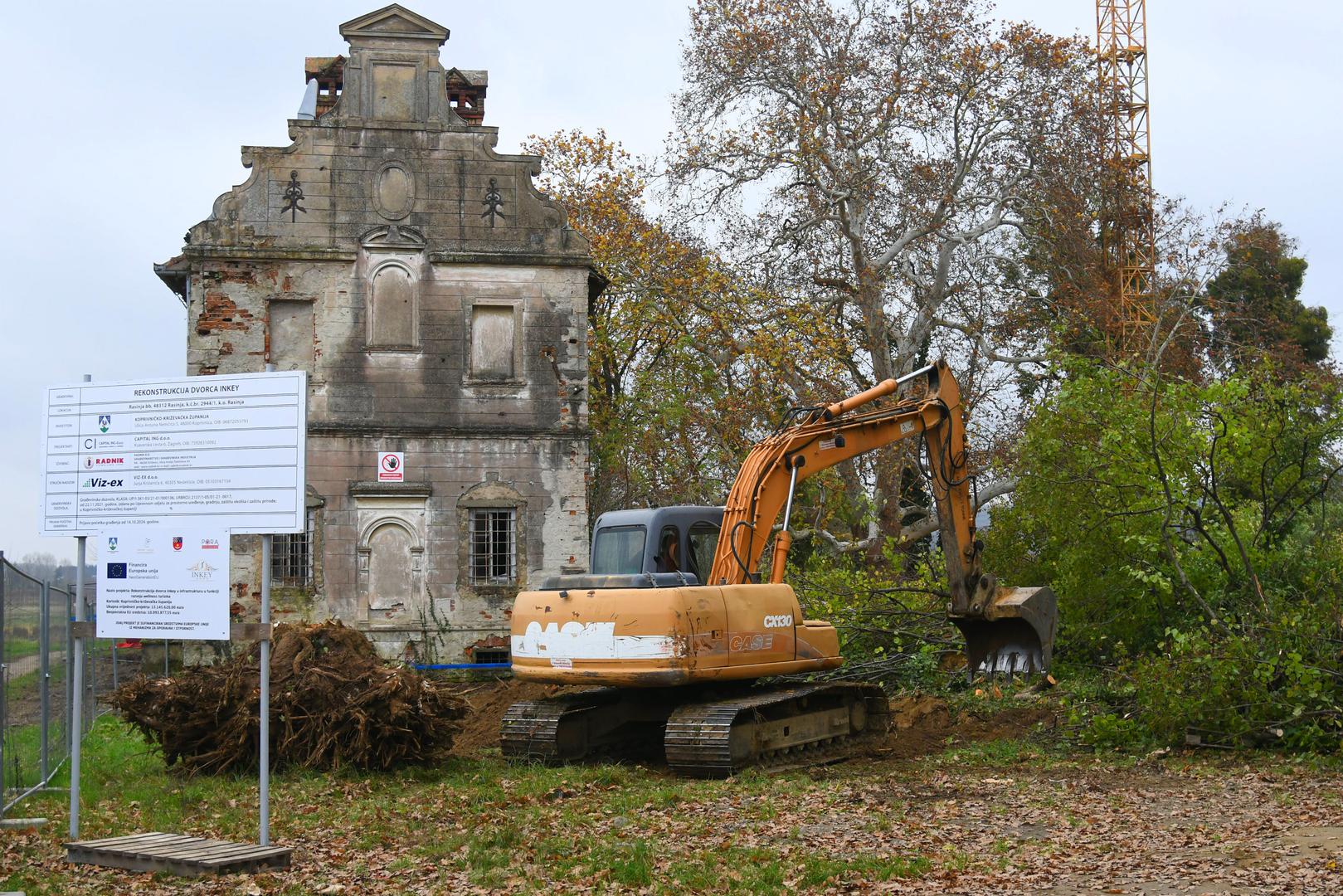 Kad je 2019. županija kupila dvorac, pojavio se problem jer je iz povijesne-gospodarske i kulturne cjeline izdvojena čestica na kojoj se nalazi manja zgrada od oko 800 kvadrata. 