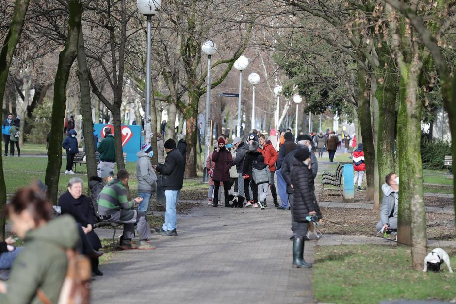 Zagreb: Građani izašli na ulice nakon novog silovitog potresa