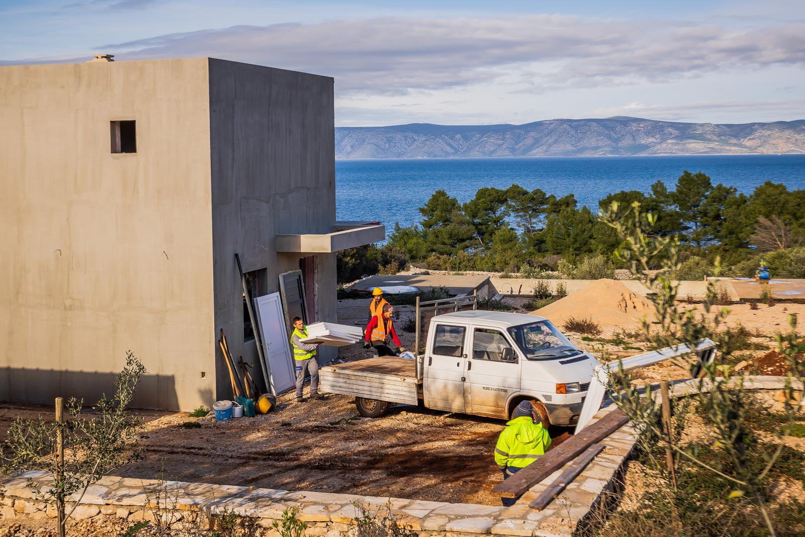 11.12.2023., Zastrazisce Otok Hvar, Bespravno sagradjena Vila Frane Barbarica bivseg sefa HEP-a. Photo: Zvonimir Barisin/PIXSELL