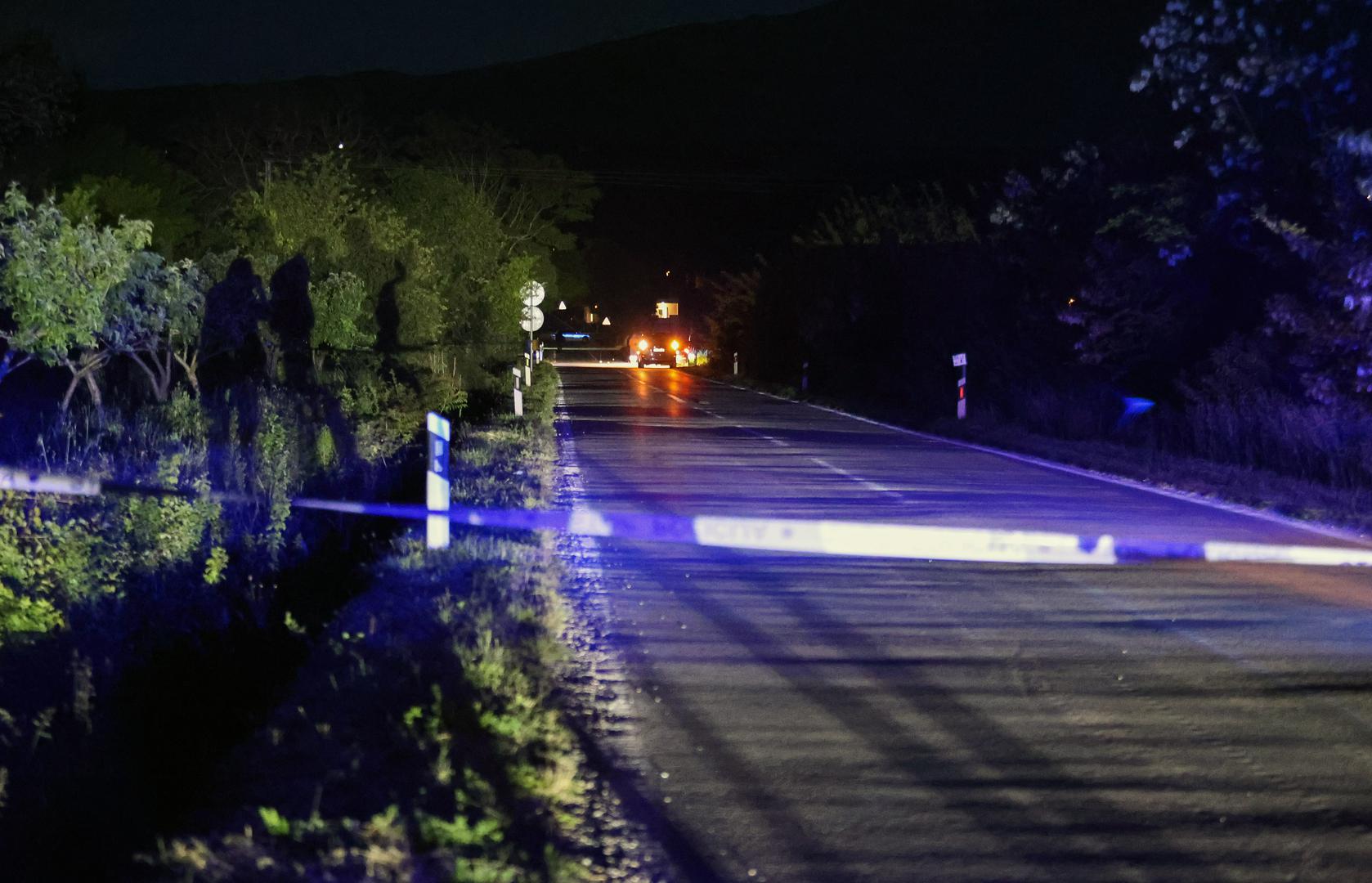 22.04.2024., Sinj- nesto prije 18 sati u mjestu Glavice Gornje DC 219 Han-Sinj doslo je do prometne nesrece , sudar osobnog vozila i motocikla. Vozac motocikla preminuo na mjestu od zadobivenih ozljeda. Cesta je zatvorena za sav promet. Navodno se radi o 25. godisnjem muskarcu iz mjesta Brnaze kod Sinja koji je upravljao Suzuki motorom te je sletio u kanal.  Photo: Ivana Ivanovic/PIXSELL