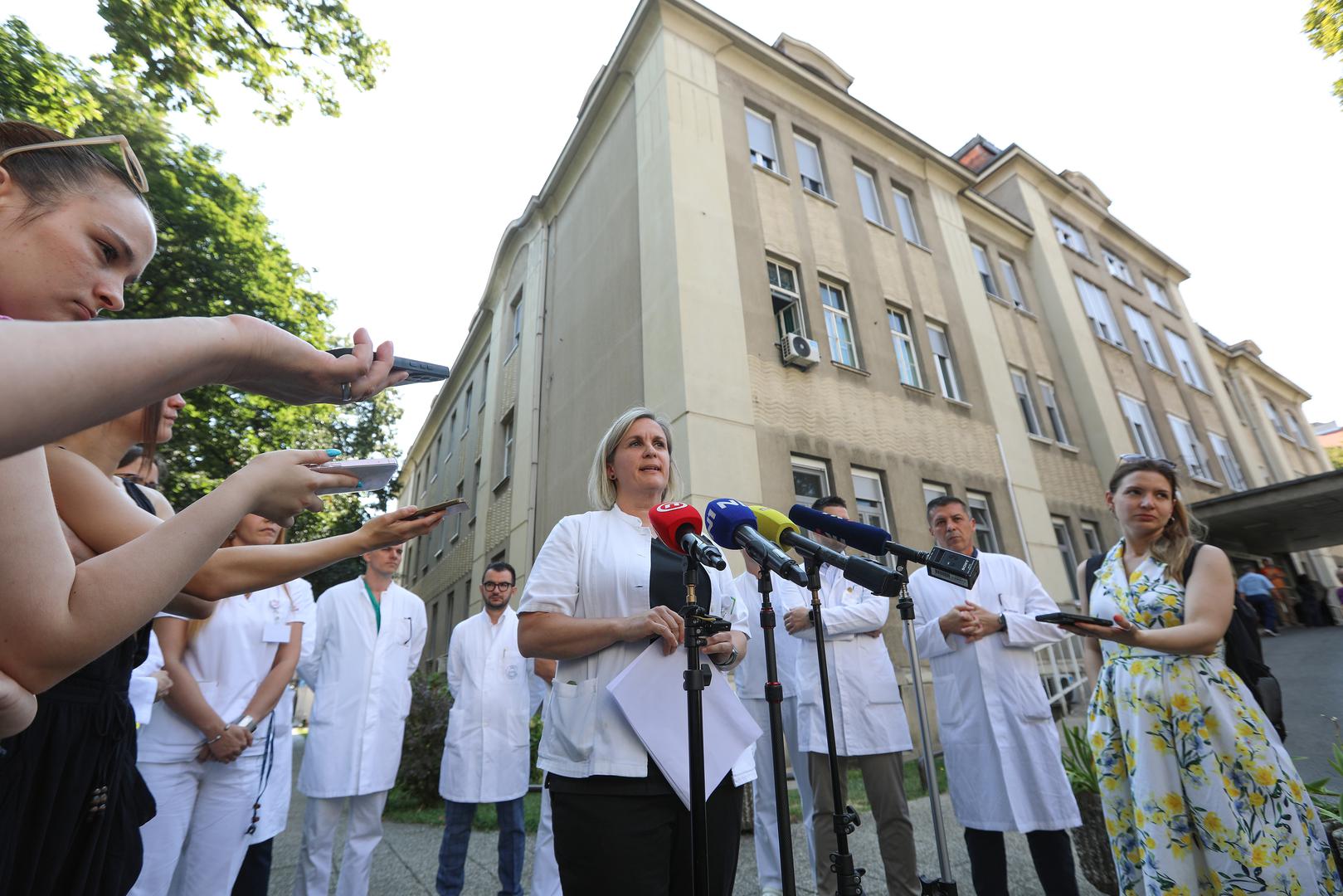 25.07.2024.,Zagreb, Traumatoloska bolnica, konferencija za medije na kojoj je istupilo 17 lijecnika zaposlenih u Klinici za traumatologiju koji se tjednima bore za dostojanstven rad i tretman. Na konferenciji za medije javno su istupili oko svih objeda i neistina koje o njima siri sada vec bivsi Predstojnik Klinike za traumatologiju dr. Vidovic. U ime lijecnika medijima se obratila dr. Ana Cizmic.    Photo: Robert Anic/PIXSELL