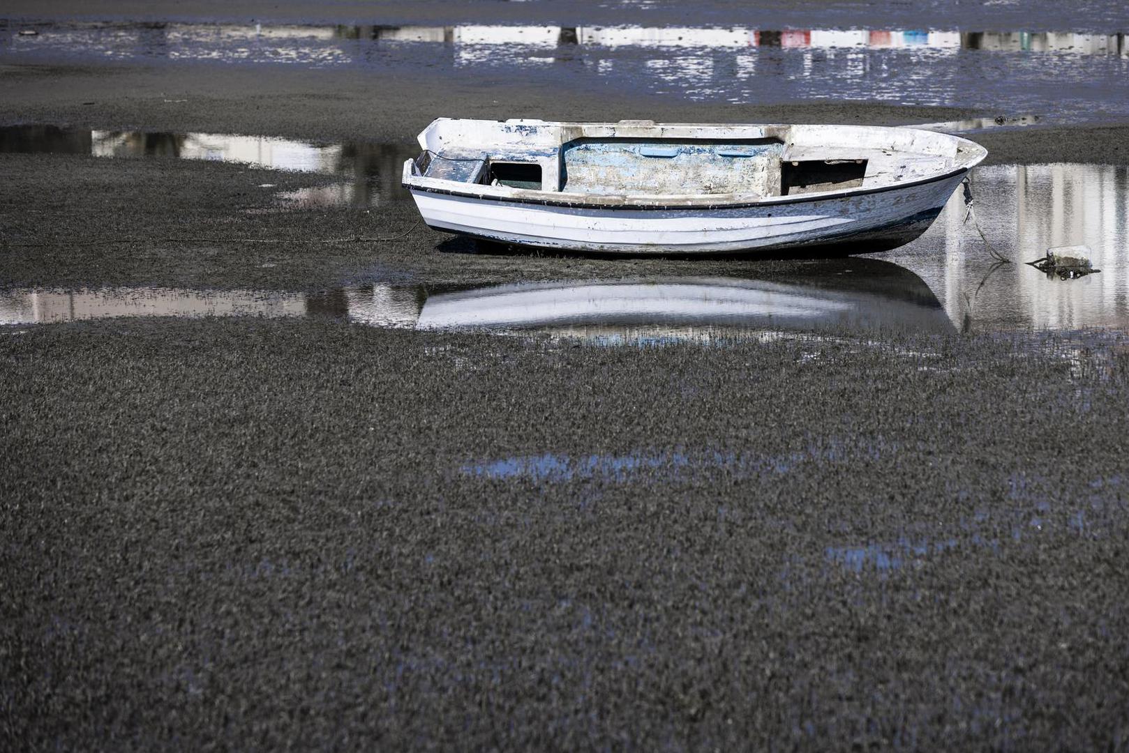 21.02.2023., Stobrec - Velika oseka u Stobrecu ostavila je brojne brodice na suhom. Photo: Milan Sabic/PIXSELL