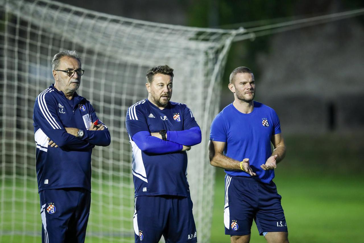 Zagreb: Nogometaši Dinama odradili trening