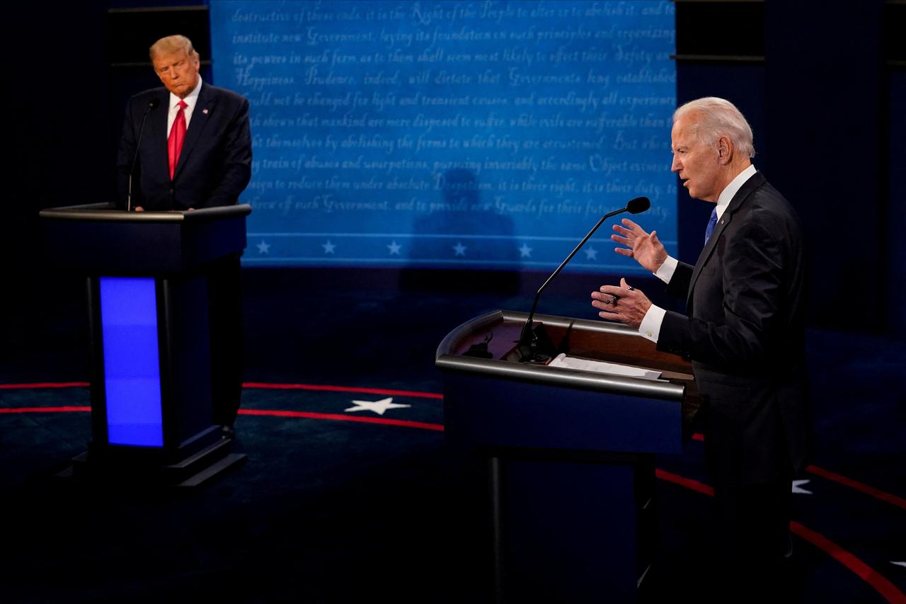 FILE PHOTO: Final 2020 U.S. presidential campaign debate in Nashville