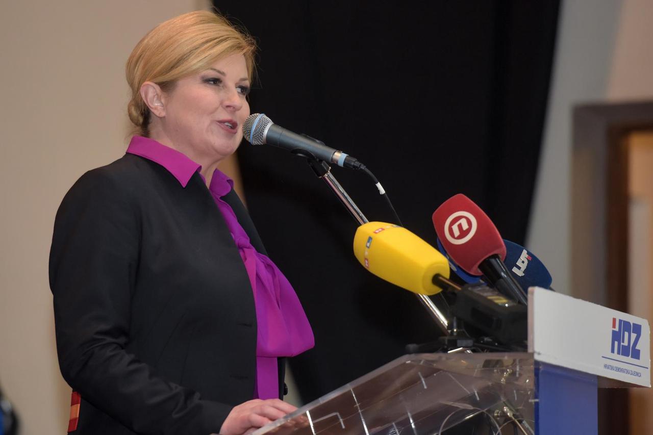 Kolinda Grabar-Kitarović u predizbornoj kampanji posjetila grad Gospić