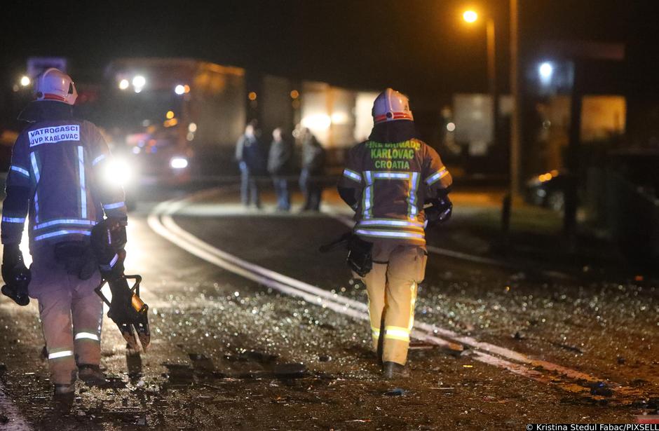 Dvije osobe poginule u prometnoj  nesreći u Tušiloviću kod Karlovca