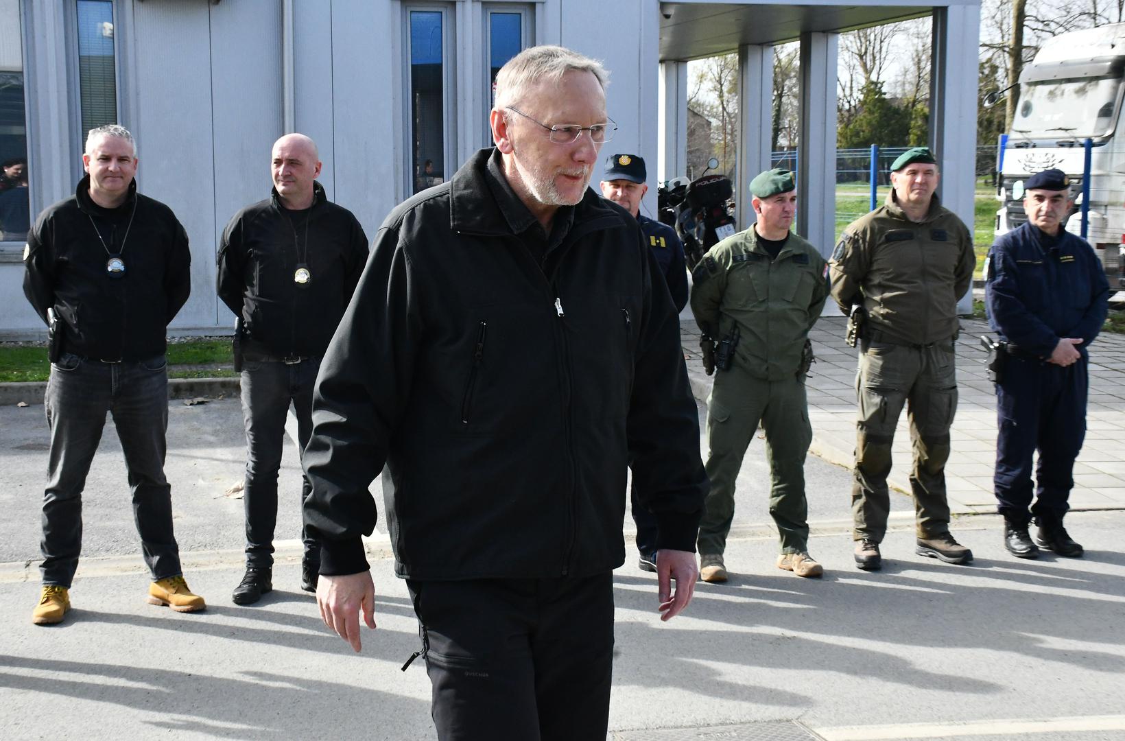 26.03.2024., Staraa Gradiska - Potpredsjednik Vlade i ministar unutarnjih poslova RH Davor Bozinovic obisao je drzavnu granicu i policijske sluzbenike koji rade na zastiti drzavne granice i suzbijanju nezakonitih migracija na podrucju Policijske uprave brodsko-posavske. Photo: Ivica Galovic/PIXSELL