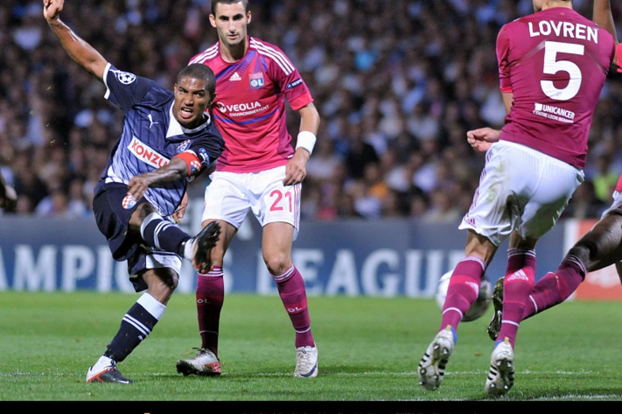 \'27.09.2011., Stadion Gerland, Lyon, Francuska - UEFA Liga prvaka, skupina D, 2. kolo, Lyon - Dinamo Zagreb. Jorge Sammir Cruz Campos(10), Maxime Gonalons(21).  Photo: Goran Stanzl/PIXSELL\'