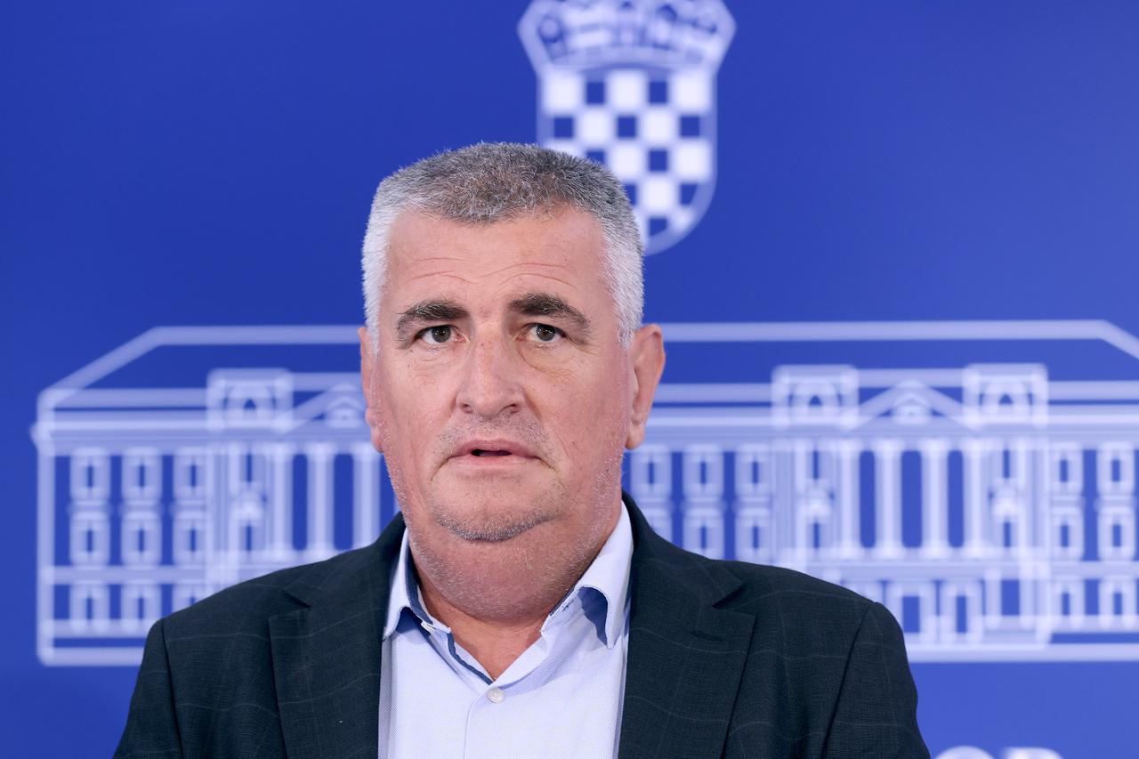 Zagreb: Miro Bulj tvrdi da je Plenković lagao oko slanja naše vojske u Ukrajinu