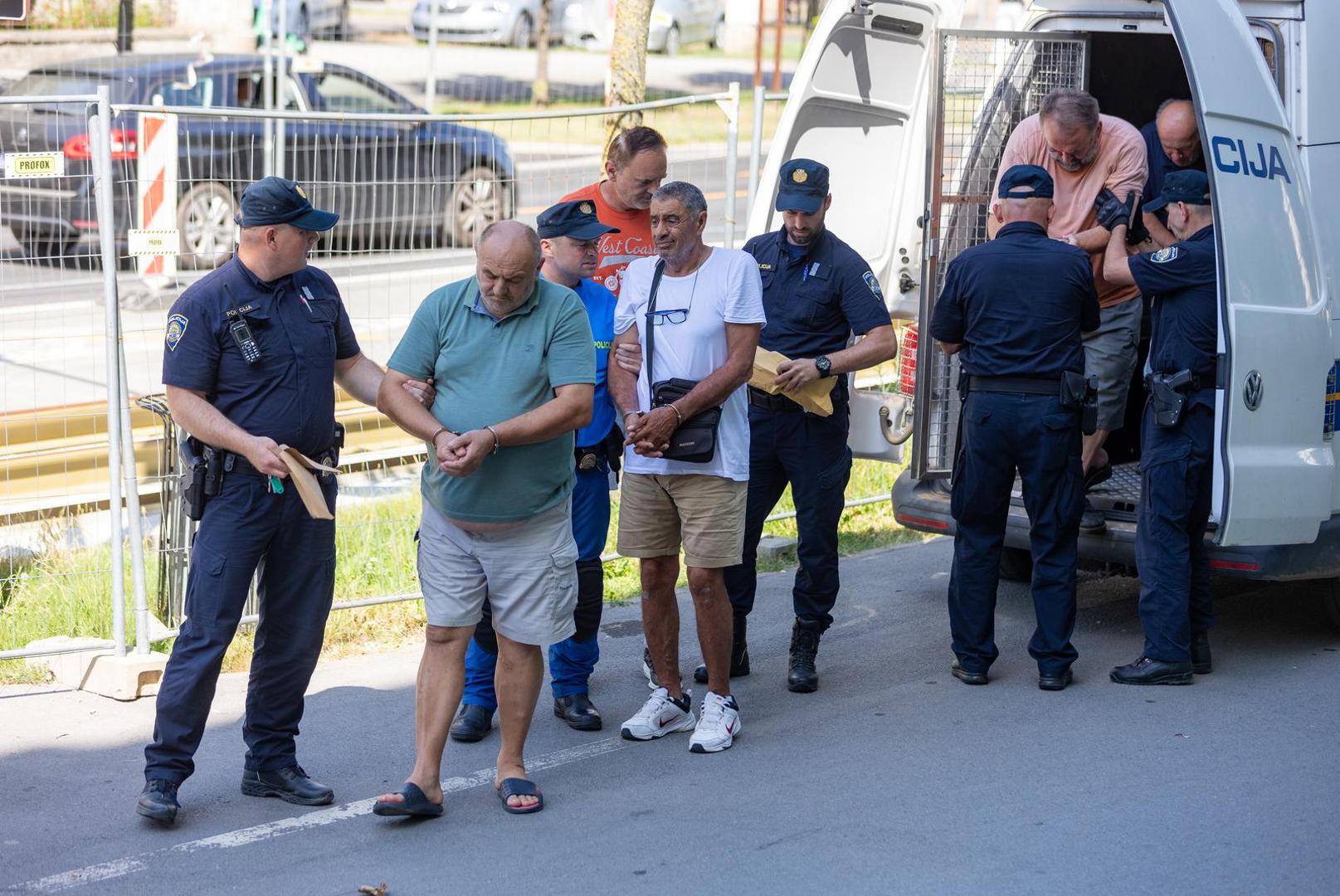 11.07.2024., Osijek - Zupanijski sud, Privodjenje petorice uhicenih, osumnjicenih za ratni zlocin sucu istrage. Photo: Davor Javorovic/PIXSELL