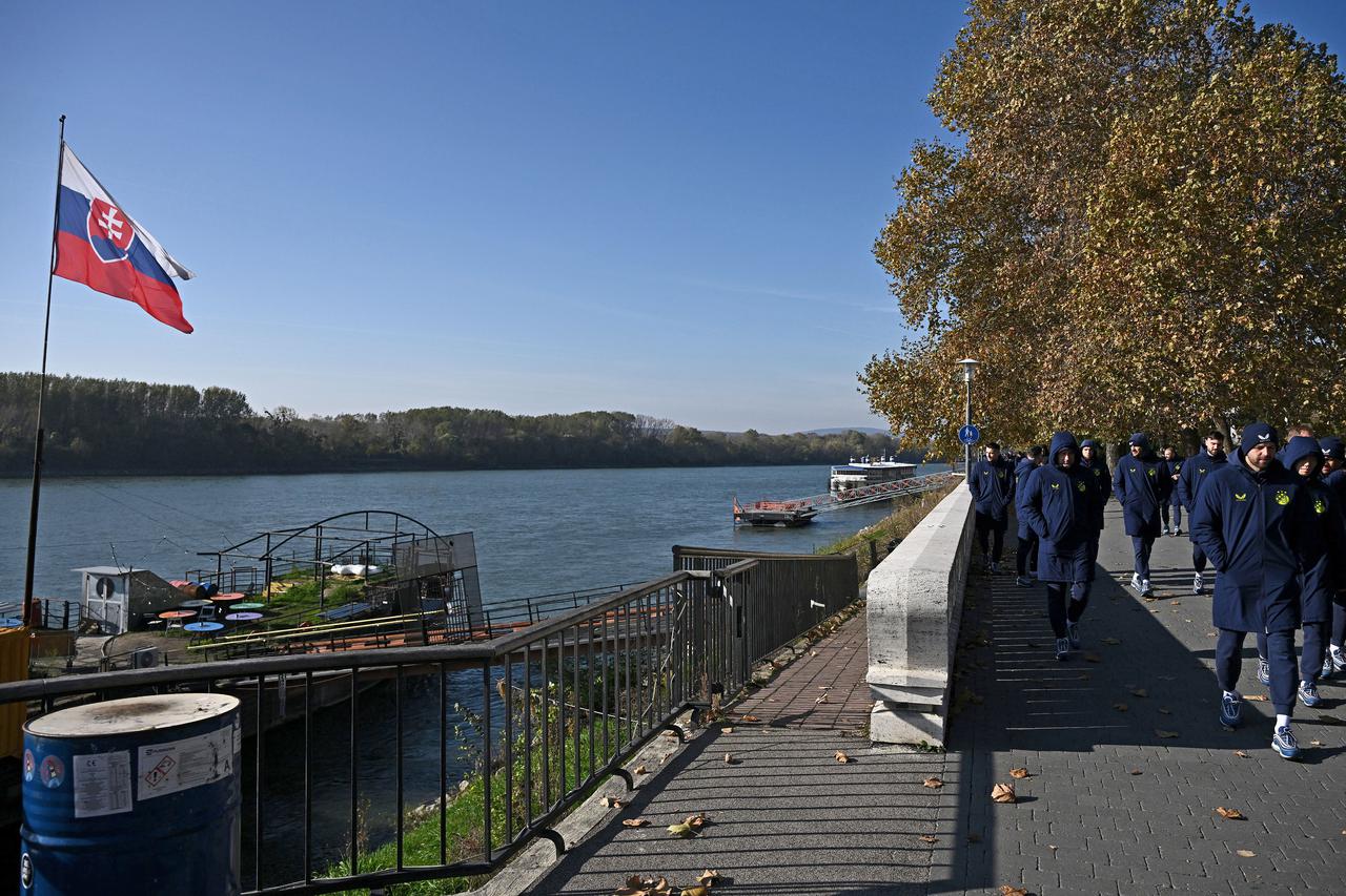 Bratislava: Igrači Dinama prošetali gradom uoči utakmice 4. kola Lige prvaka