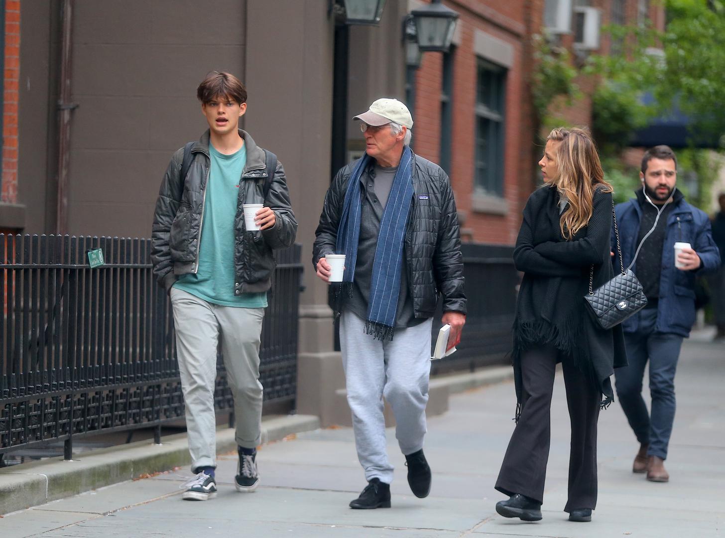 Exclusif - Richard Gere se promène avec son fils Homer et sa femme Alejandra Silva dans l’East Village à New York Exclusif - Richard Gere se promène avec son fils Homer et sa femme Alejandra Silva dans l’East Village à New York le 1er mai 2019. Exclusive - For Germany call for price - Richard Gere with his son Homer and his wife Alejandra Silva are seen walking around the East Village in New York City, on May 1st 2019. Agence / Bestimage USA /PIXSELL