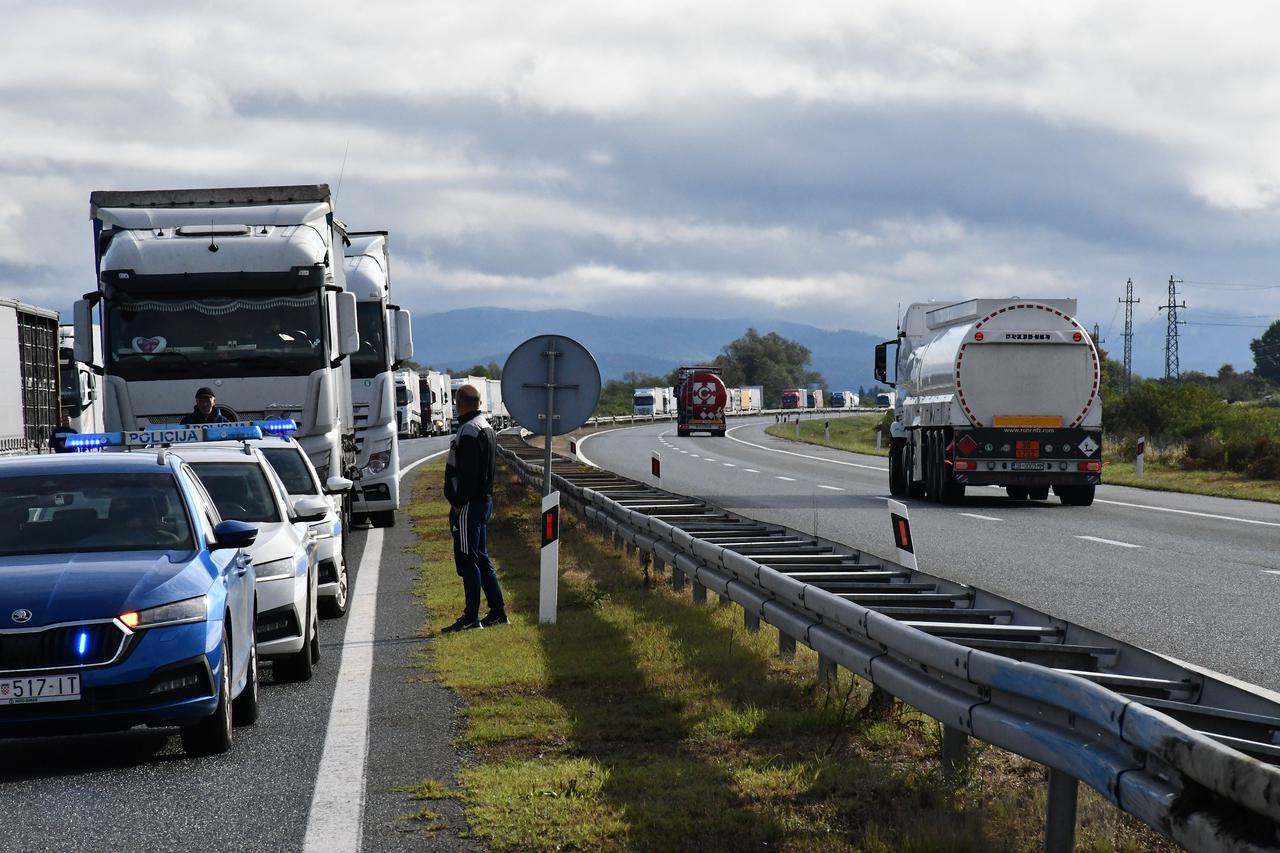 Prometna nesreća na autocesti A3 Bregana-Lipovac između čvora Nova Gradiška i čvora Okučani