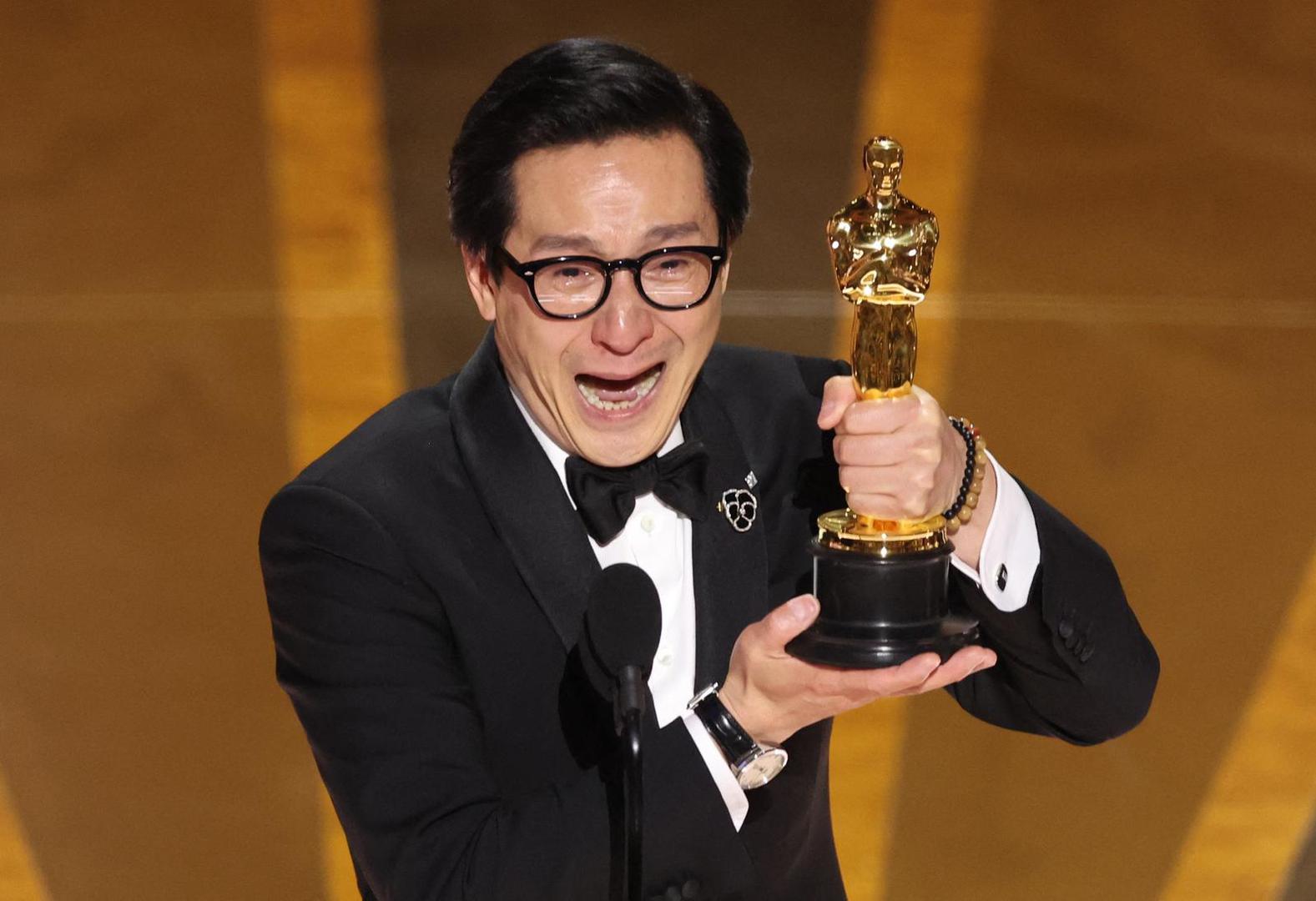 Ke Huy Quan wins the Oscar for Best Supporting Actor for "Everything Everywhere All at Once" during the Oscars show at the 95th Academy Awards in Hollywood, Los Angeles, California, U.S., March 12, 2023. REUTERS/Carlos Barria Photo: CARLOS BARRIA/REUTERS