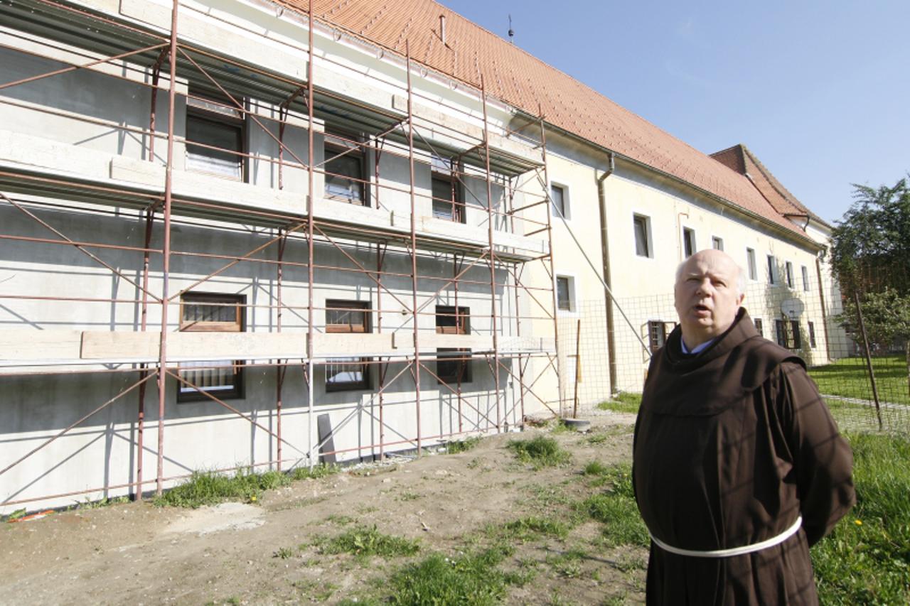 '24.05.2010., Koprivnica, Hrvatska - Koprivnicki franjevci intenzivno izgradjuju i obnavljaju radni prostor. Photo: Marijan Susenj/PIXSELL'