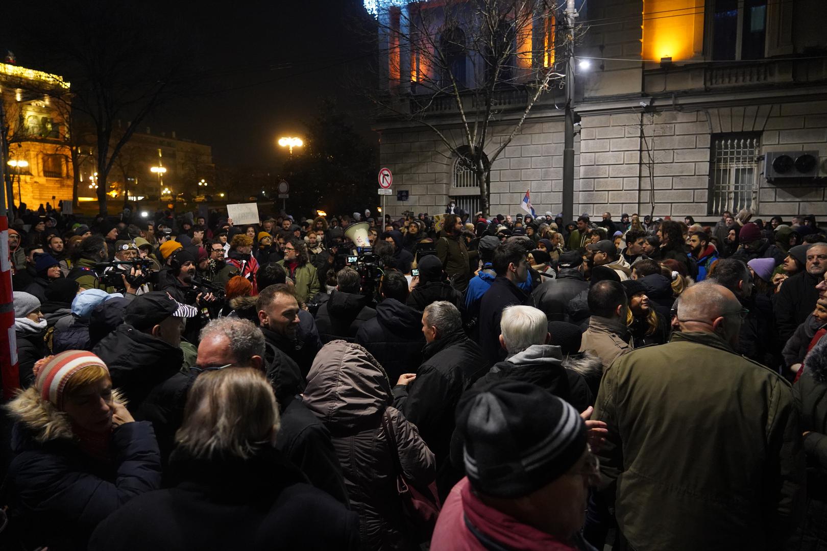 20, December, 2023, Belgrade - In front of the seat of the Republican Electoral Commission, a protest organized by the coalition "Serbia against violence" is in progress due to the "stealing of the citizens' electoral will". Photo: Antonio Ahel/ATAImages

20, decembar, 2023, Beograd -  Ispred sedista Republicke izborne komisije u toku je trci protest koji je organizovala koalicija "Srbija protiv nasilja" zbog "kradje izborne volje gradjana". Photo: Antonio Ahel/ATAImages Photo: Antonio Ahel/ata  images/PIXSELL