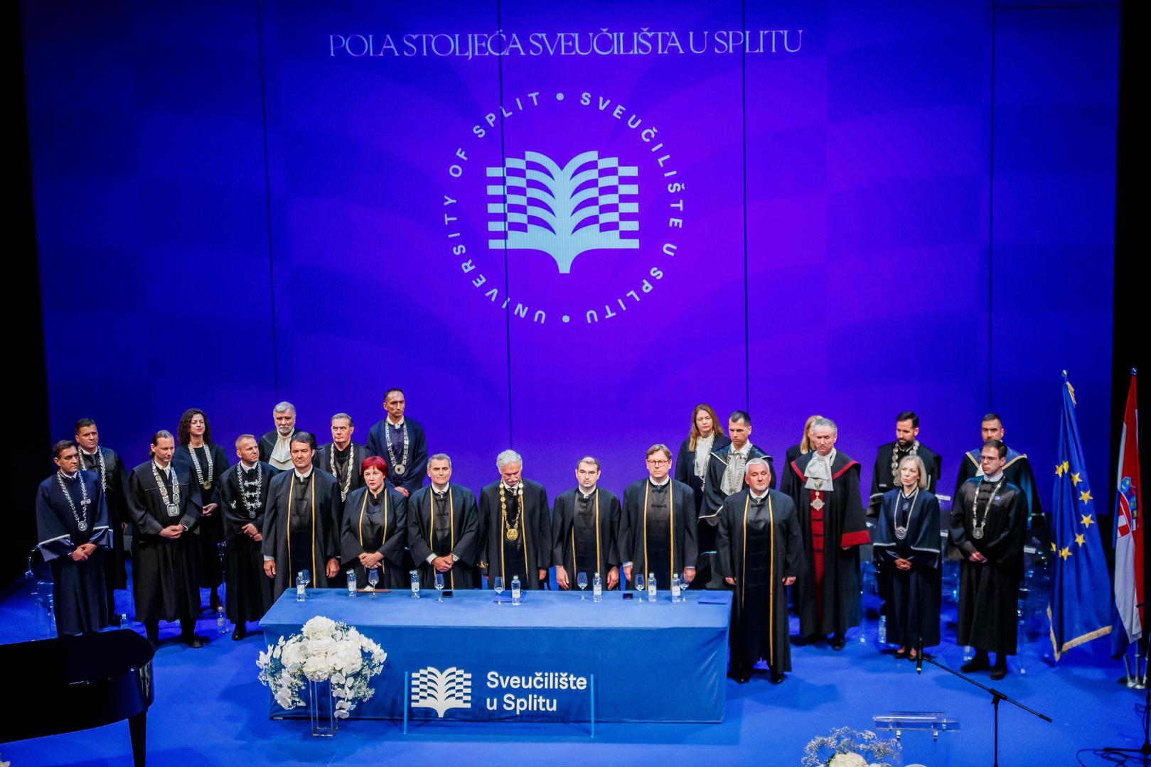 "Doživljavam ovu povelju kao motiv da Vlada i dalje pomaže Sveučilištu u Splitu", zahvalio je Plenković.