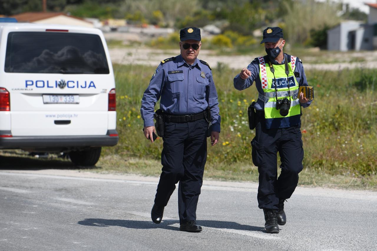 Šibenik: U prometnoj nesreći sudjelovalo nekoliko vozila i hitna pomoć