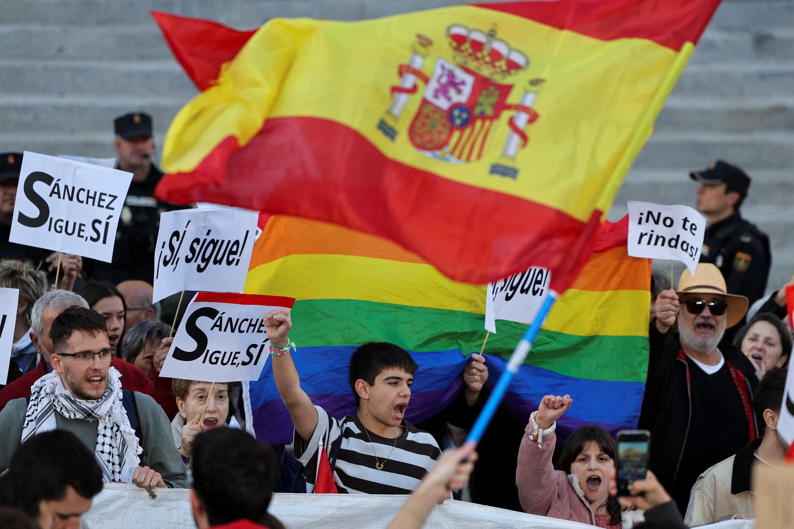 People march to show support for Spain's Prime Minister Pedro Sanchez, in Madrid, Spain, April 28, 2024. REUTERS/Violeta Santos Moura Photo: VIOLETA SANTOS MOURA/REUTERS