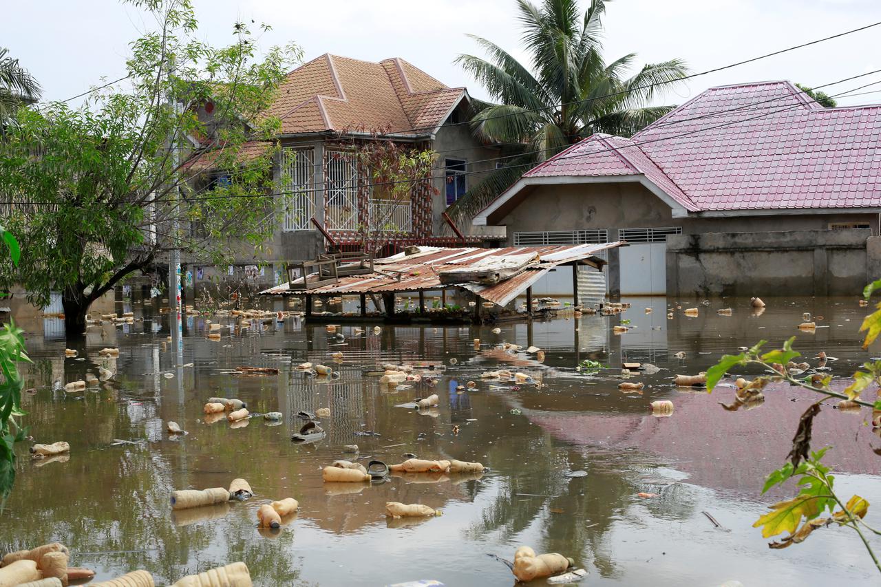 Congo River basin submerged by floods