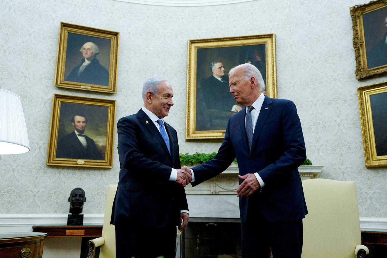 FILE PHOTO: FILE PHOTO: U.S. President Biden meets with Israeli PM Netanyahu at the White House in Washington