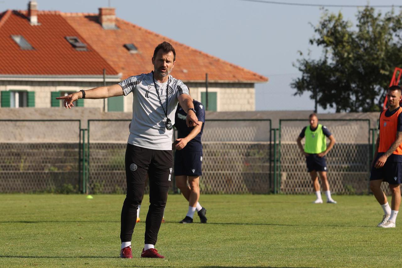 Split: HNK Hajduk predstavio novi treći dres koji je u skladu s Eko kampanjom