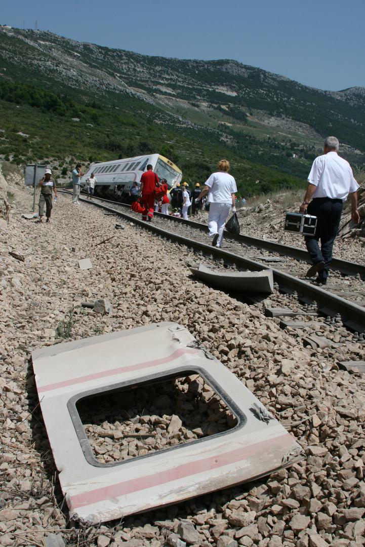 24.07.2009.,Split,Hrvatska-nagibni vlak ispao s tracnica ima mrtvih u kastelimarPhoto:Ivana Ivanovic/Vecernji list