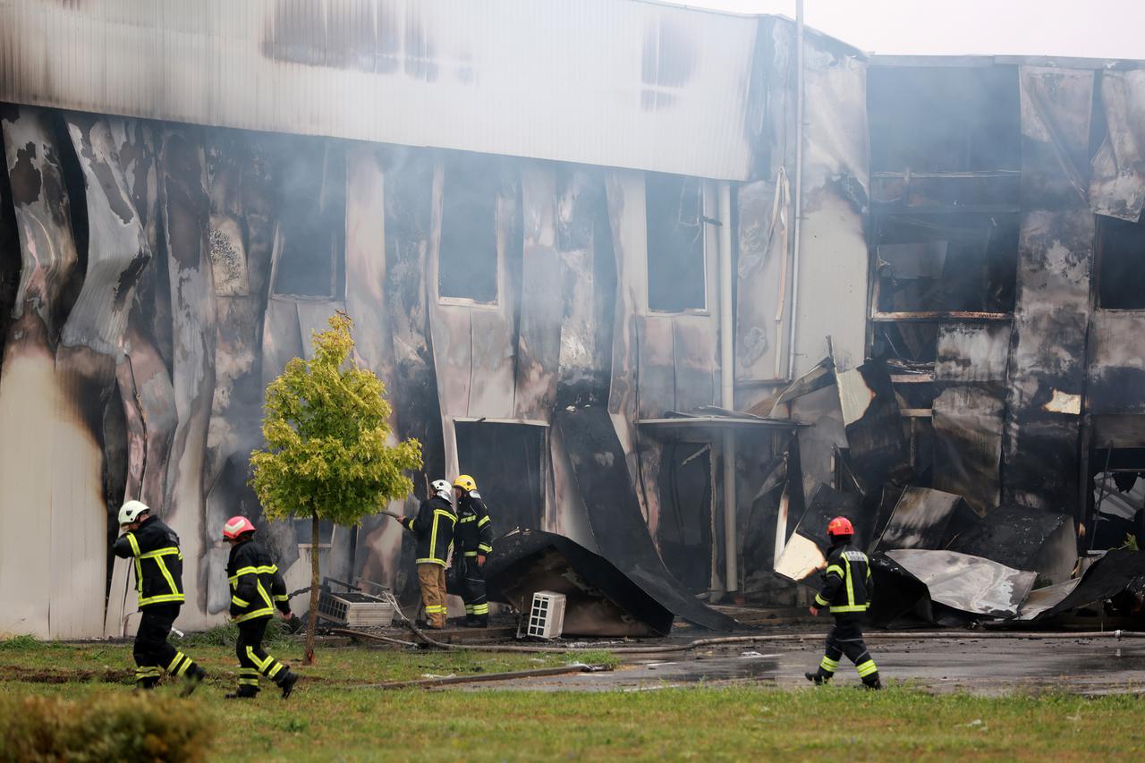 U Osijeku izgorila skladišta uz južnu obilaznicu