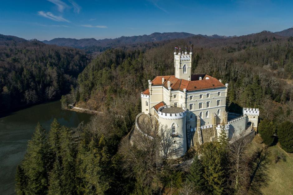 Dvorac Trakošćan i njegova okolica snimljeni i z zraka