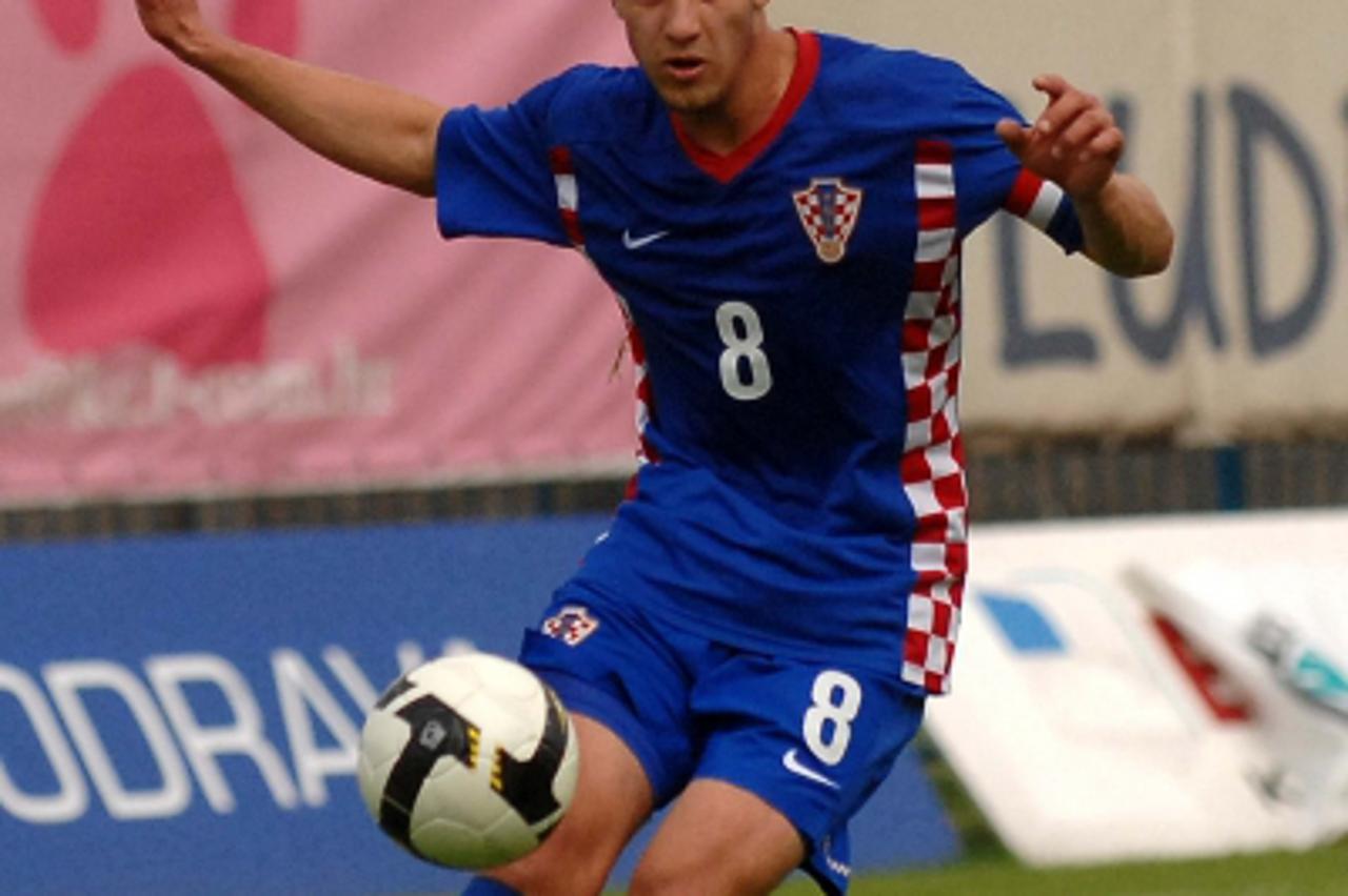 'SPORT-07.06.09., Koprivnica, Hrvatska-  HRVATSKA-CIPAR (U 21) kvalifikacijska utakmica za EURO 2011., grupa 7.  Kapetan Hrvatske U21 repke, Mato Jajalo, neprimjetan u prvom djelu. Photo: Vjeran Zgane