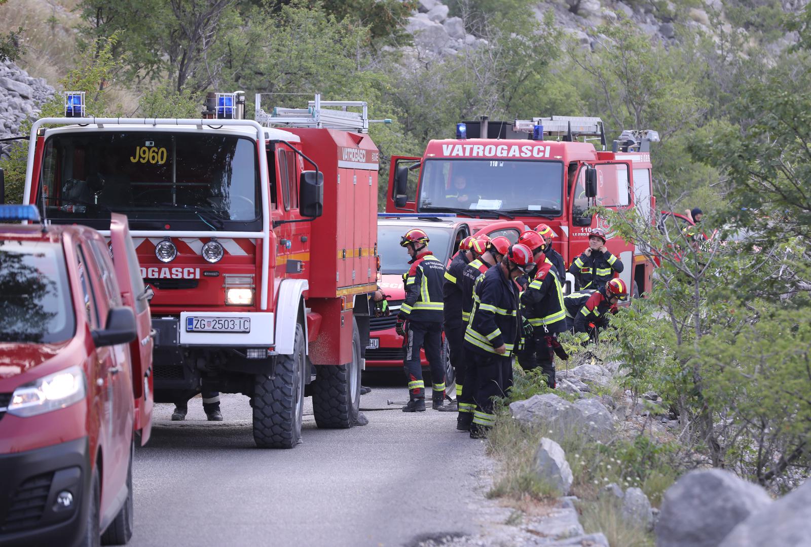 01.08.2024.,Makarska-Vatrogasci s kontinenta na pozaristu u Parku prirode Biokovo. Photo: Ivo Cagalj/PIXSELL