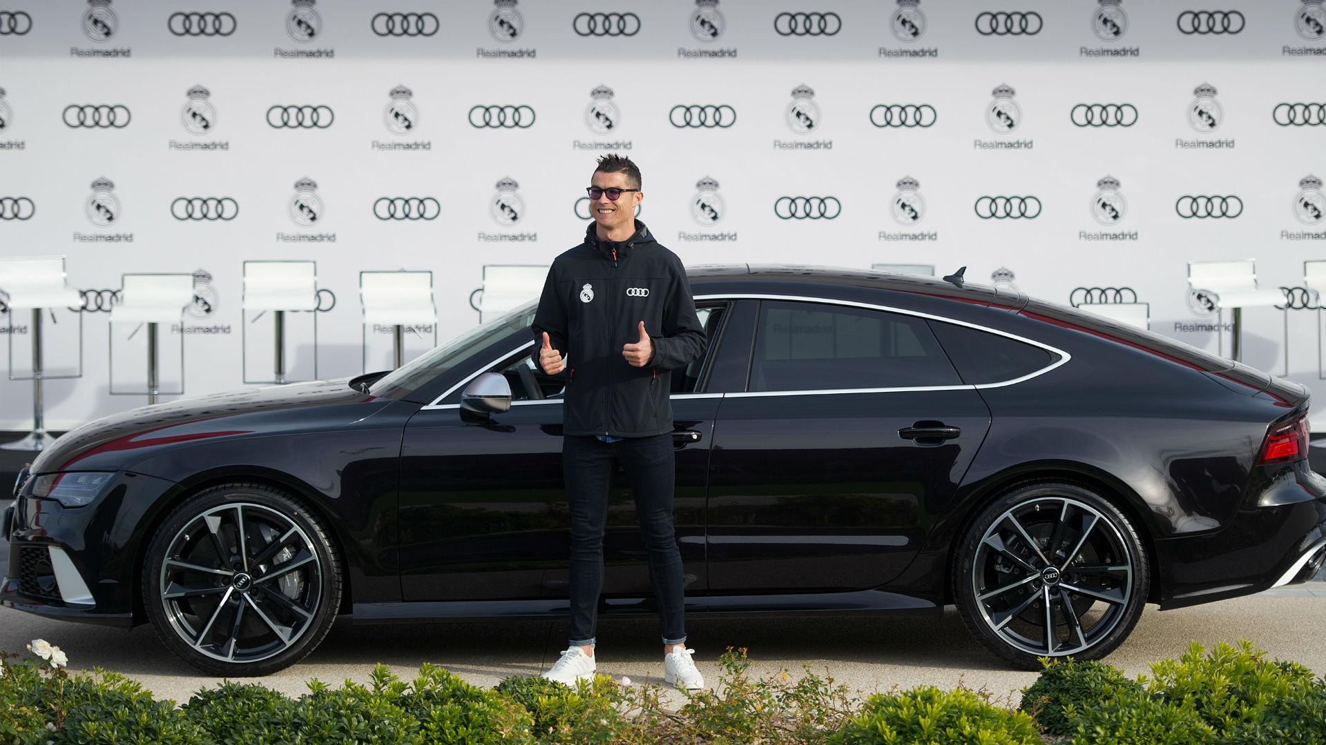 Cristiano Ronaldo je izbarao crni RS7 Performance