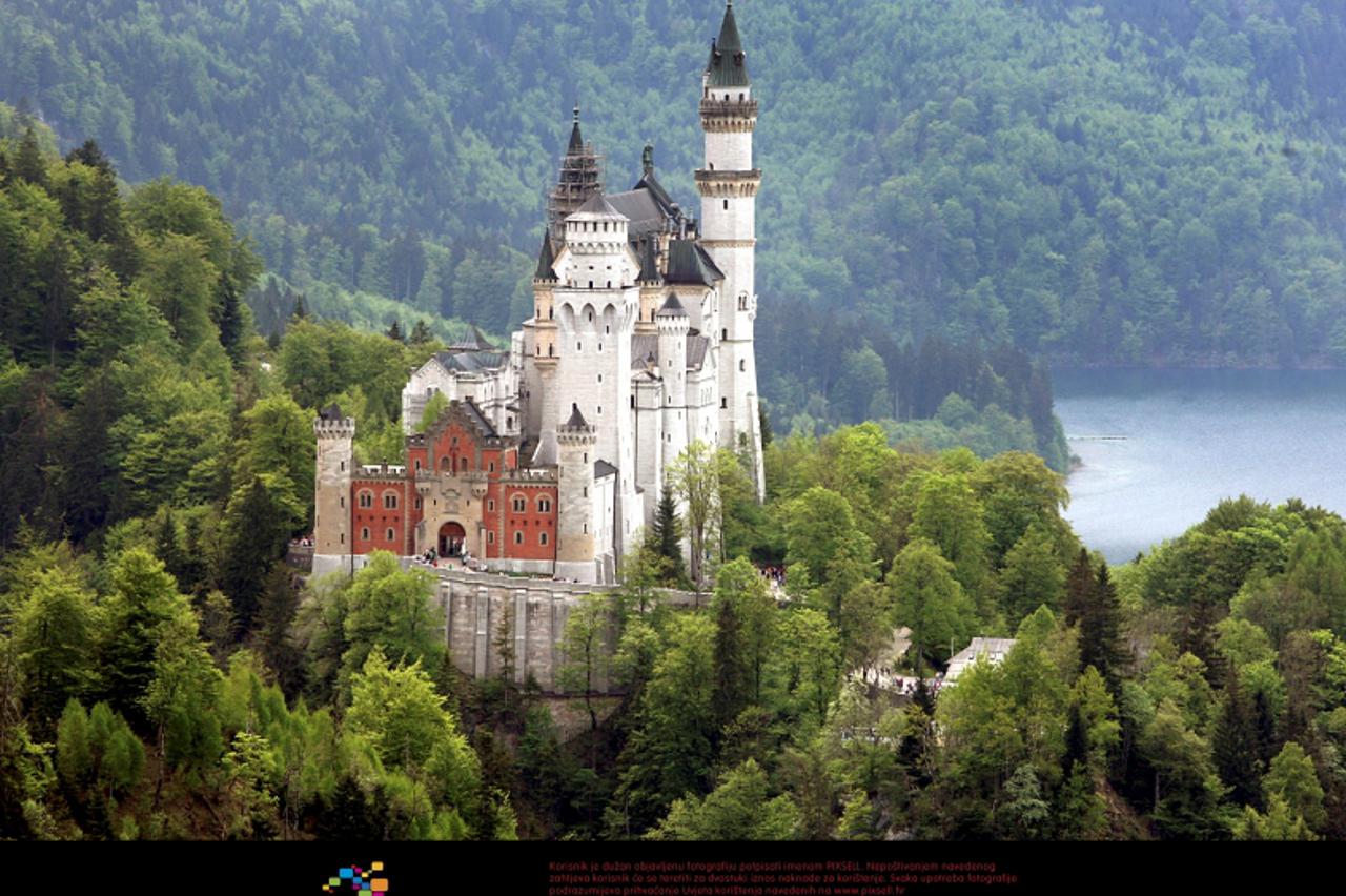 'Neuschwanstein Palace near Fuessen in Germany on the 11th of May in 2009.   Photo: Karl-Josef Hildenbrand/DPA/PIXSELL'