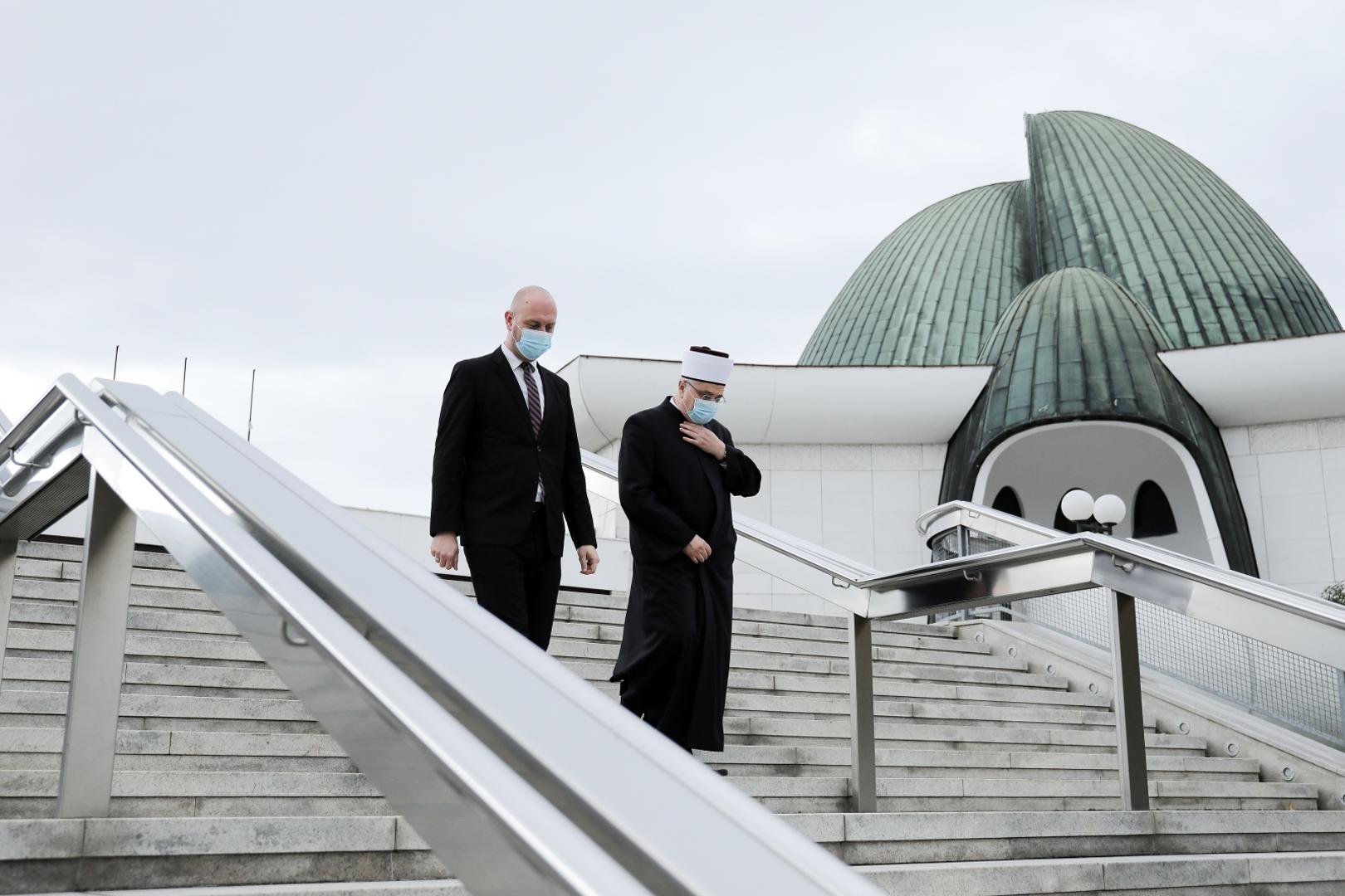 27.10.2020., Zagreb - Ministar vanjskih i europskih poslova Gordan Grlic Radman na radnom sastanku  s predsjednikom Mesihata Islamske zajednice u Hrvatskoj muftijom Azizom ef. Hasanovicem
Photo: Emica Elvedji/PIXSELL